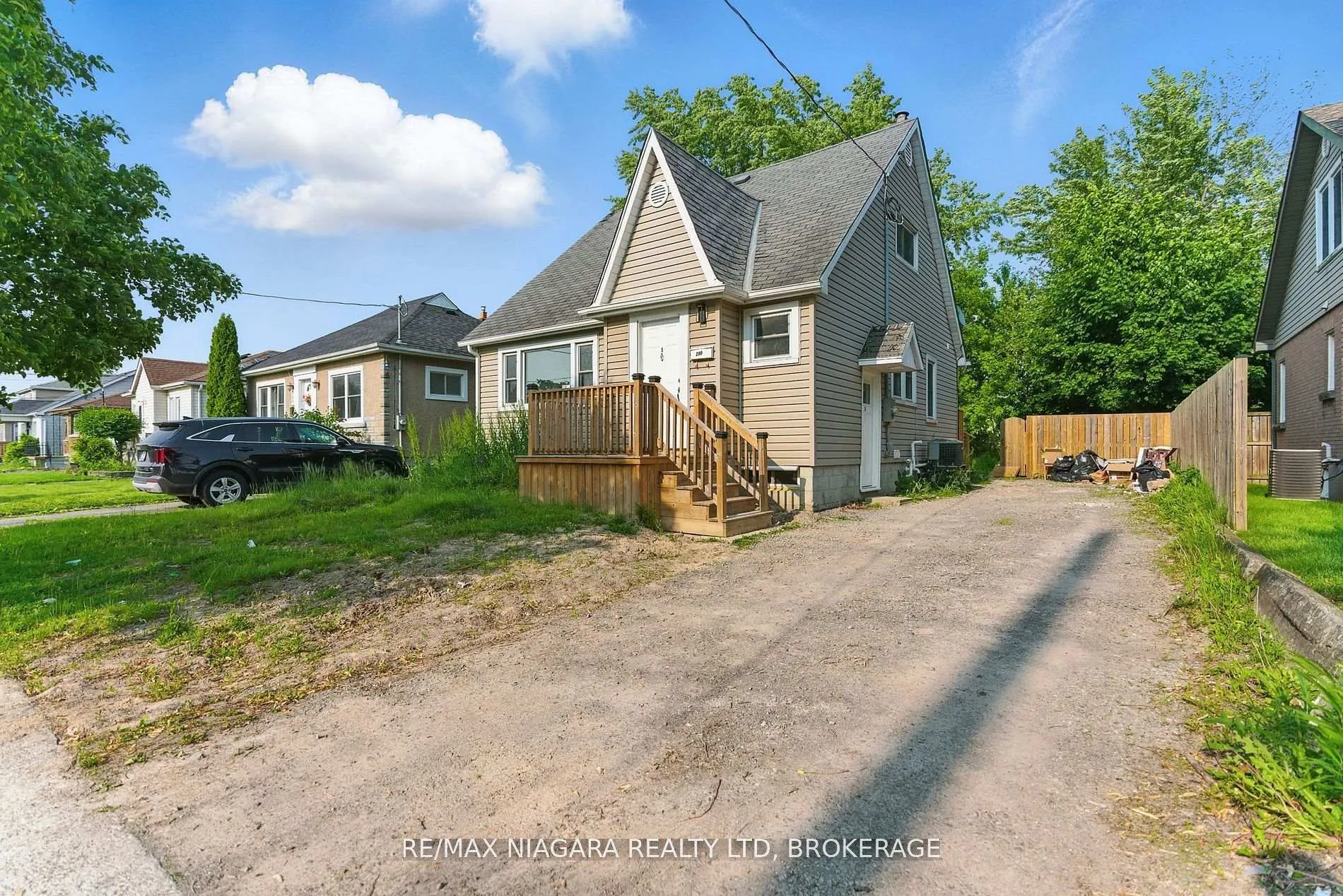 Photo 1 of Unit 1, 290 Scholfield Avenue S, Welland, Lincoln/Crowland — HOMEH