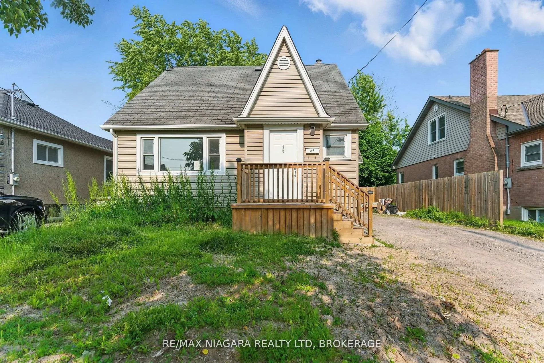 Photo 2 of Unit 1, 290 Scholfield Avenue S, Welland, Lincoln/Crowland — HOMEH