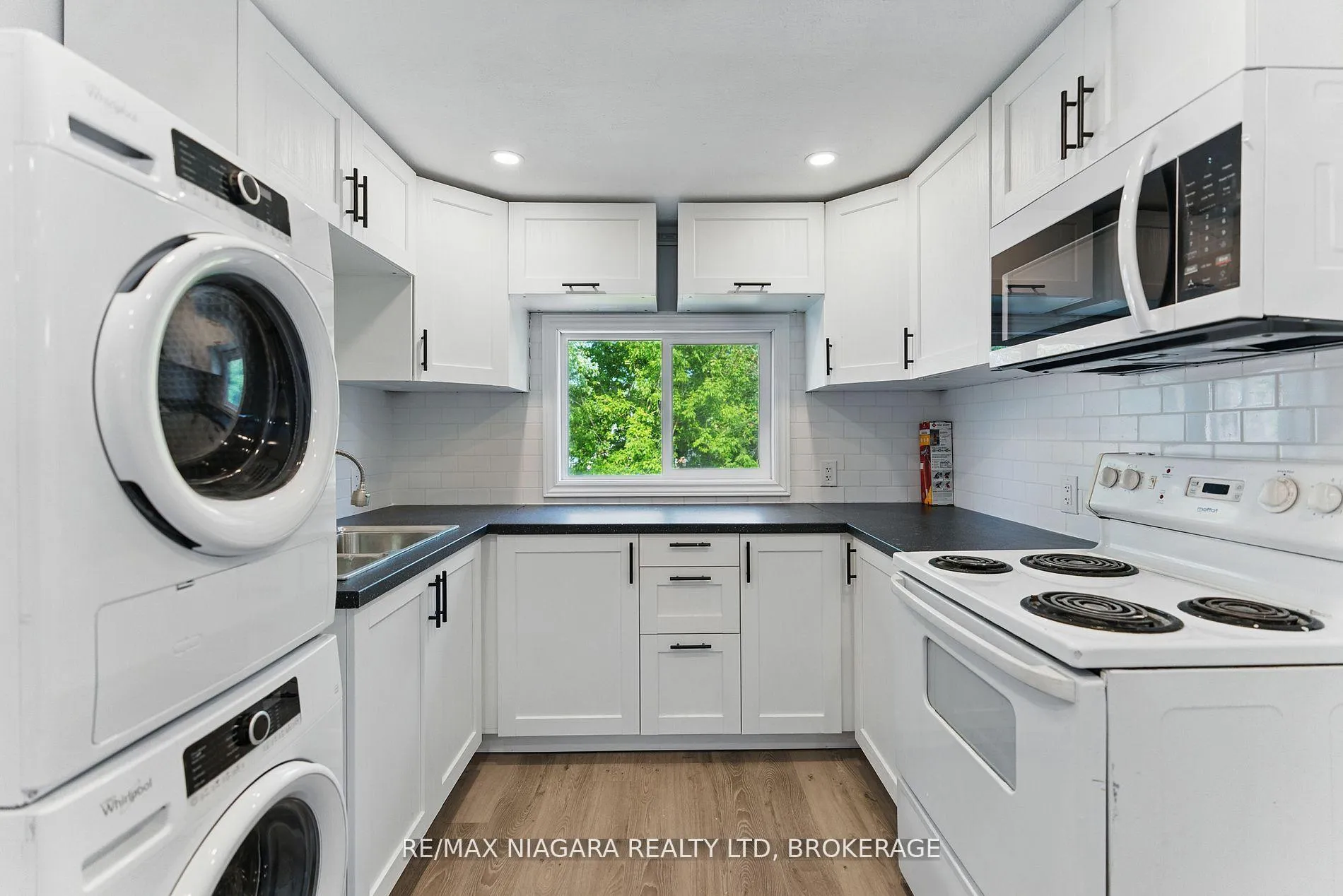 Photo 6 of Unit 1, 290 Scholfield Avenue S, Welland, Lincoln/Crowland — HOMEH