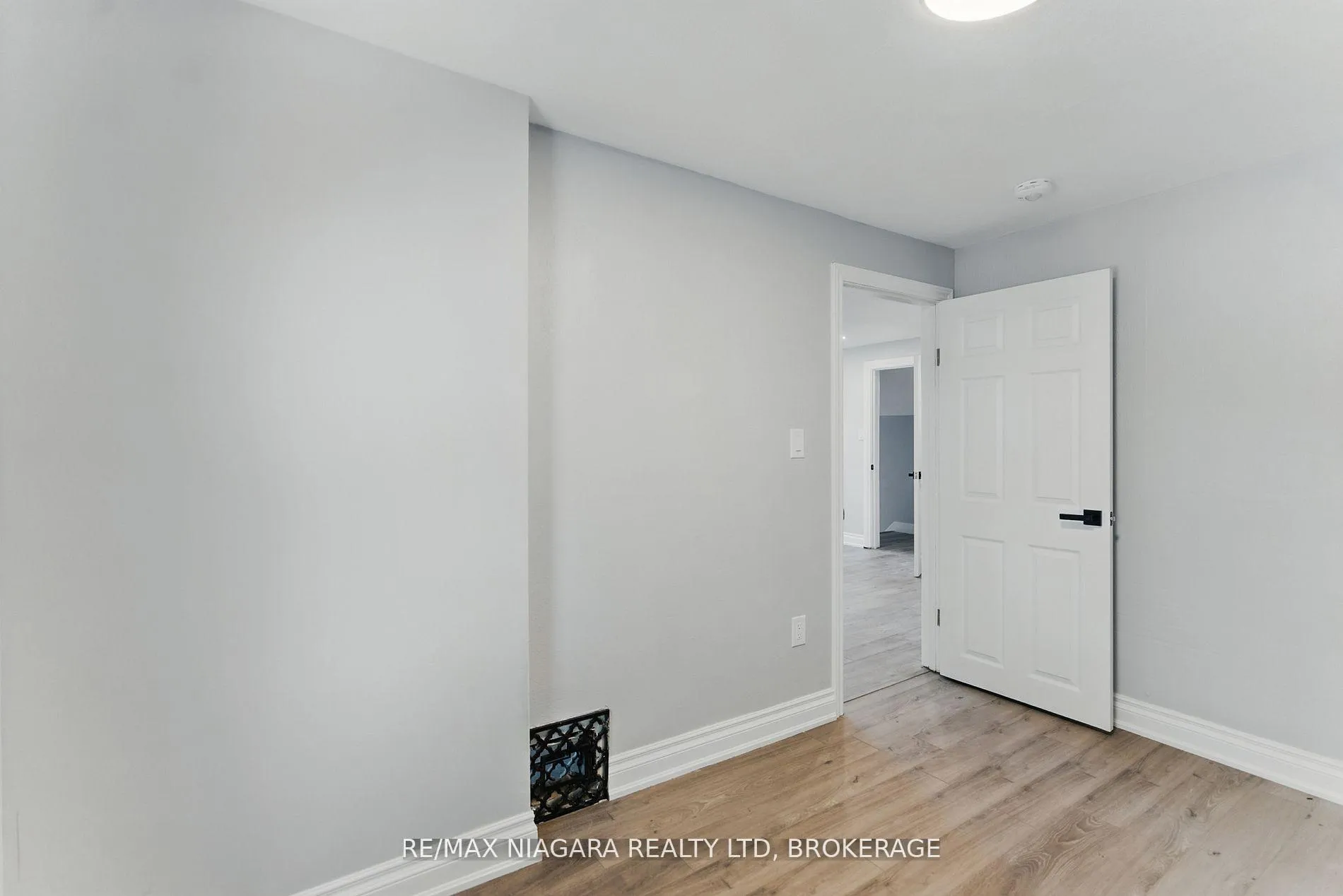 Photo 10 of Unit 1, 290 Scholfield Avenue S, Welland, Lincoln/Crowland — HOMEH