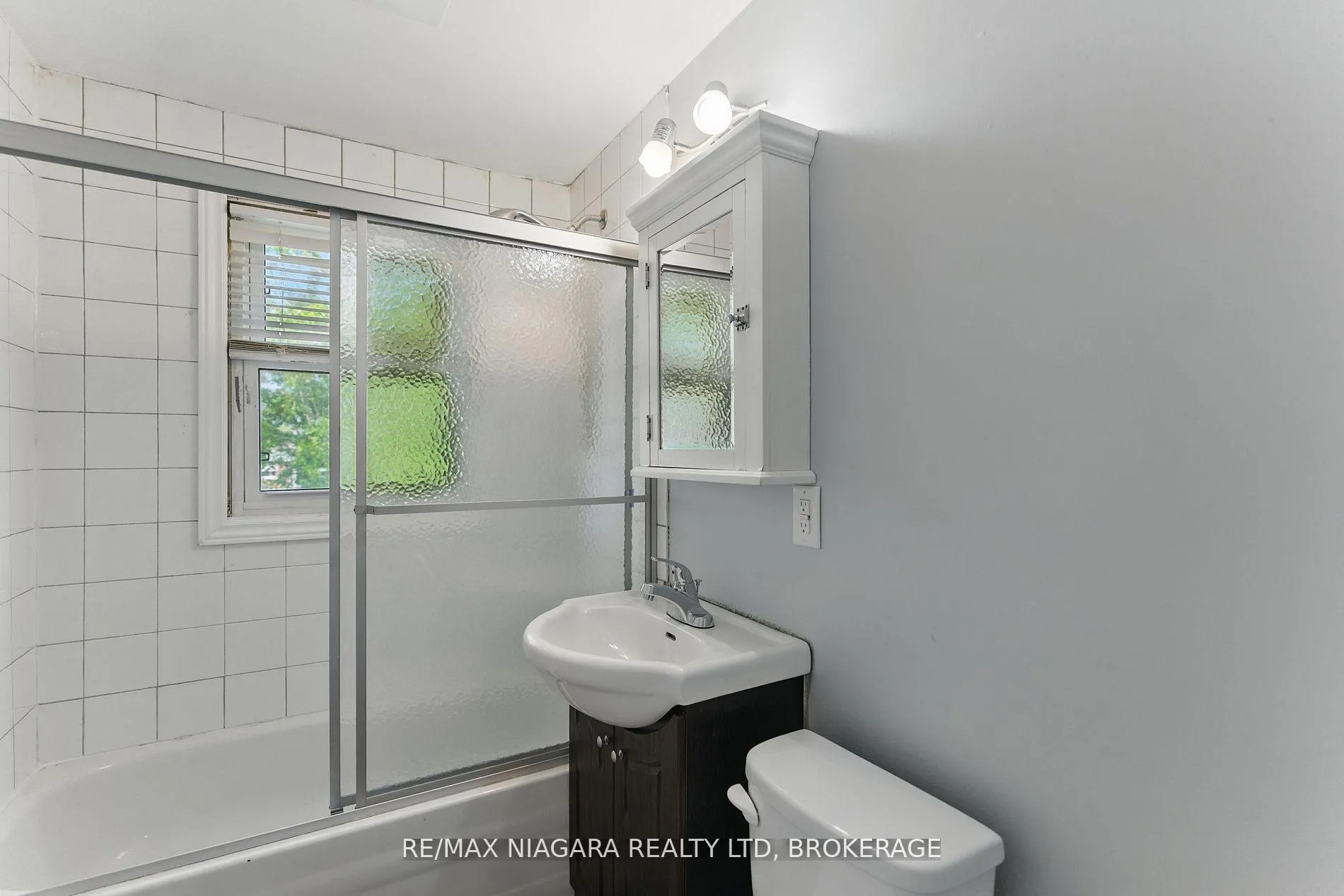 Photo 11 of Unit 1, 290 Scholfield Avenue S, Welland, Lincoln/Crowland — HOMEH