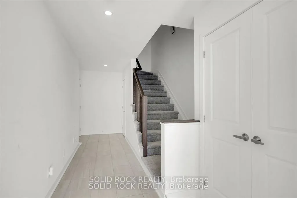 Photo 4 of 574 Tahoe Heights, Ottawa, Leitrim — HOMEH
