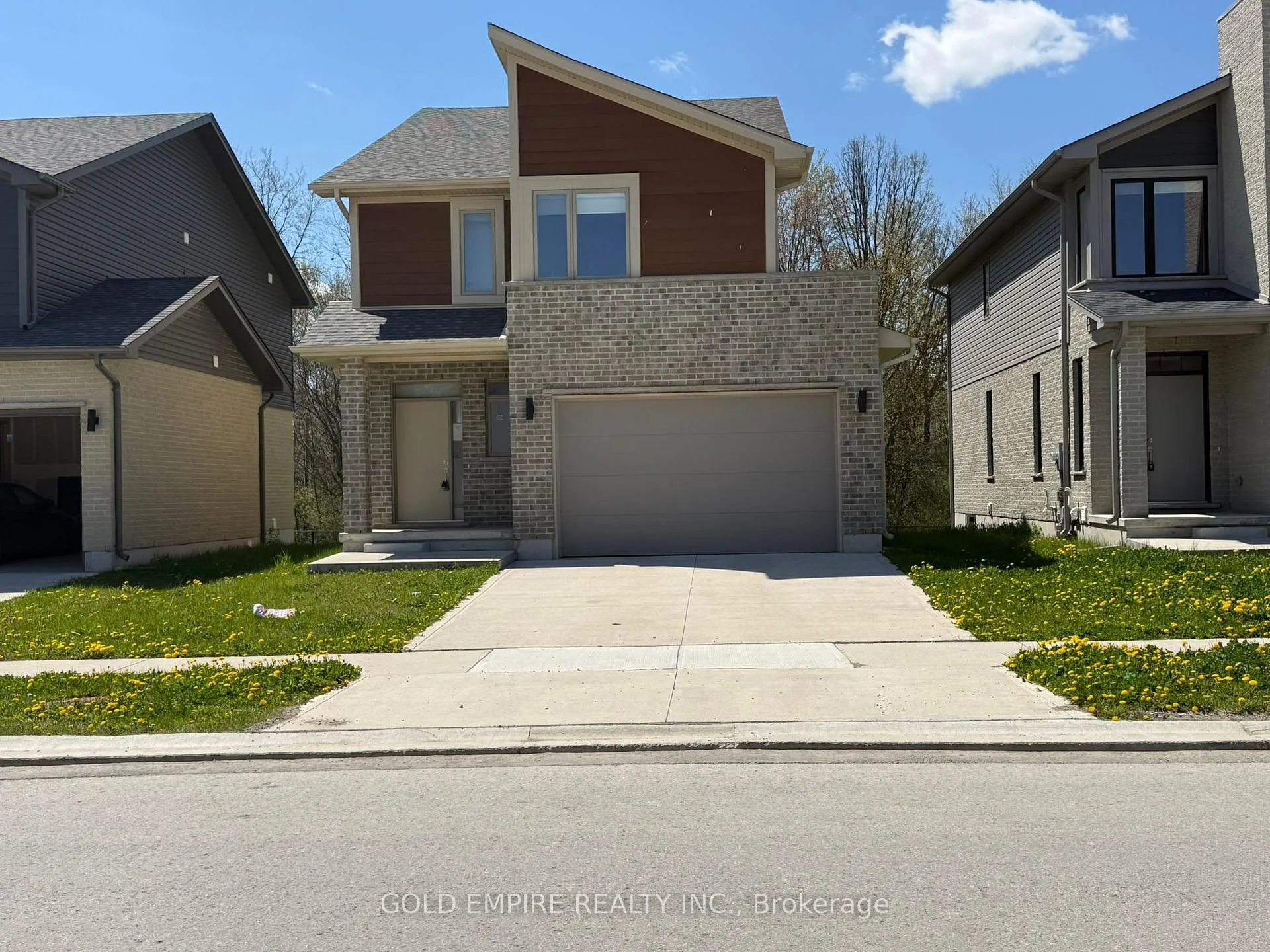 Photo 2 of Unit UPPER, 2004 Evans Boulevard, London, South U — HOMEH