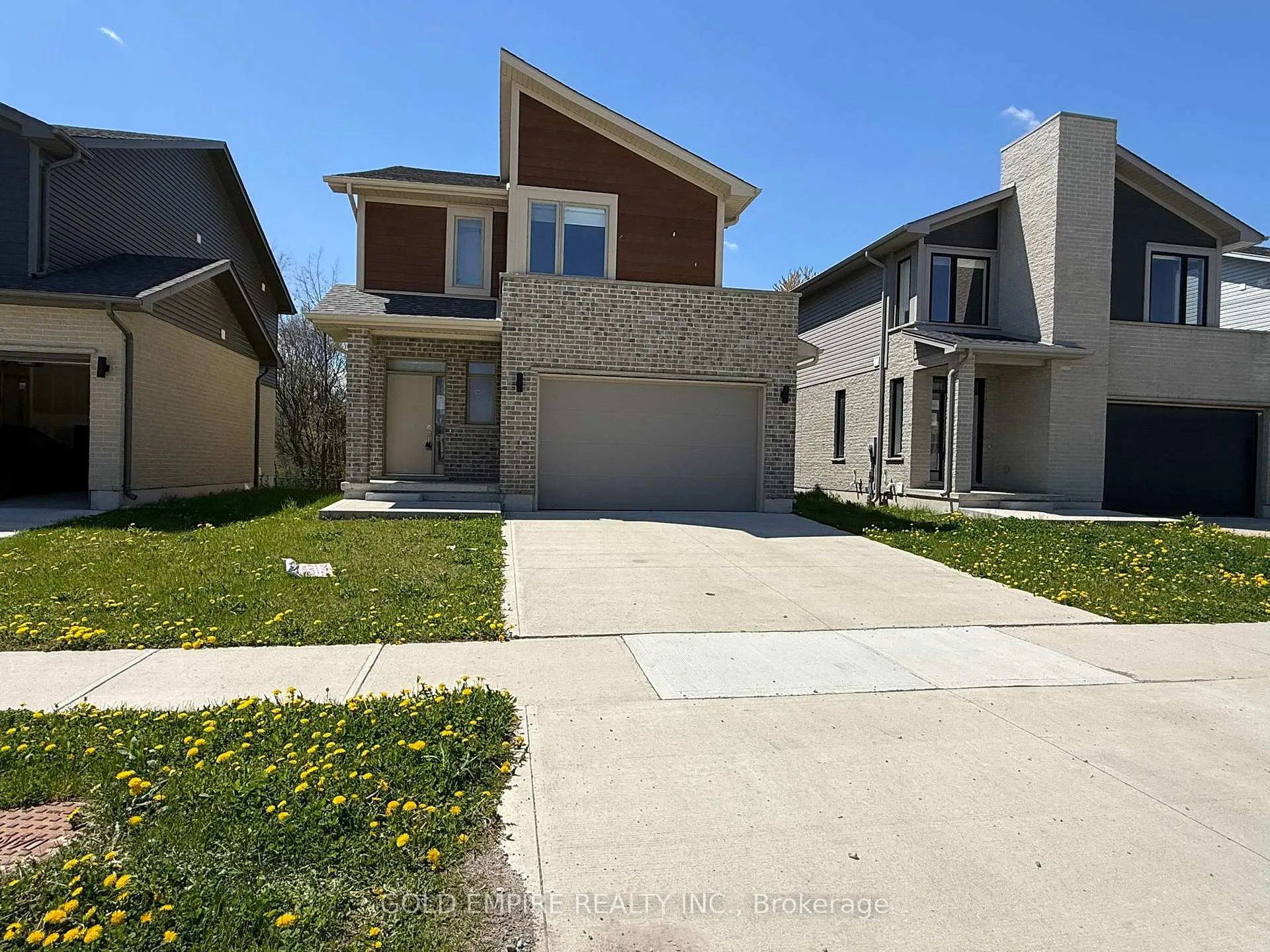 Photo 3 of Unit UPPER, 2004 Evans Boulevard, London, South U — HOMEH