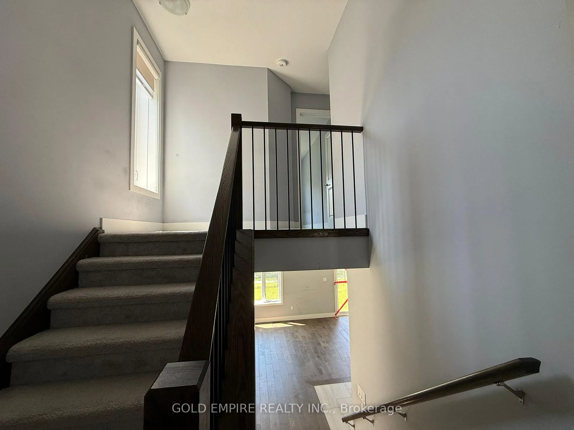 Photo 10 of Unit UPPER, 2004 Evans Boulevard, London, South U — HOMEH