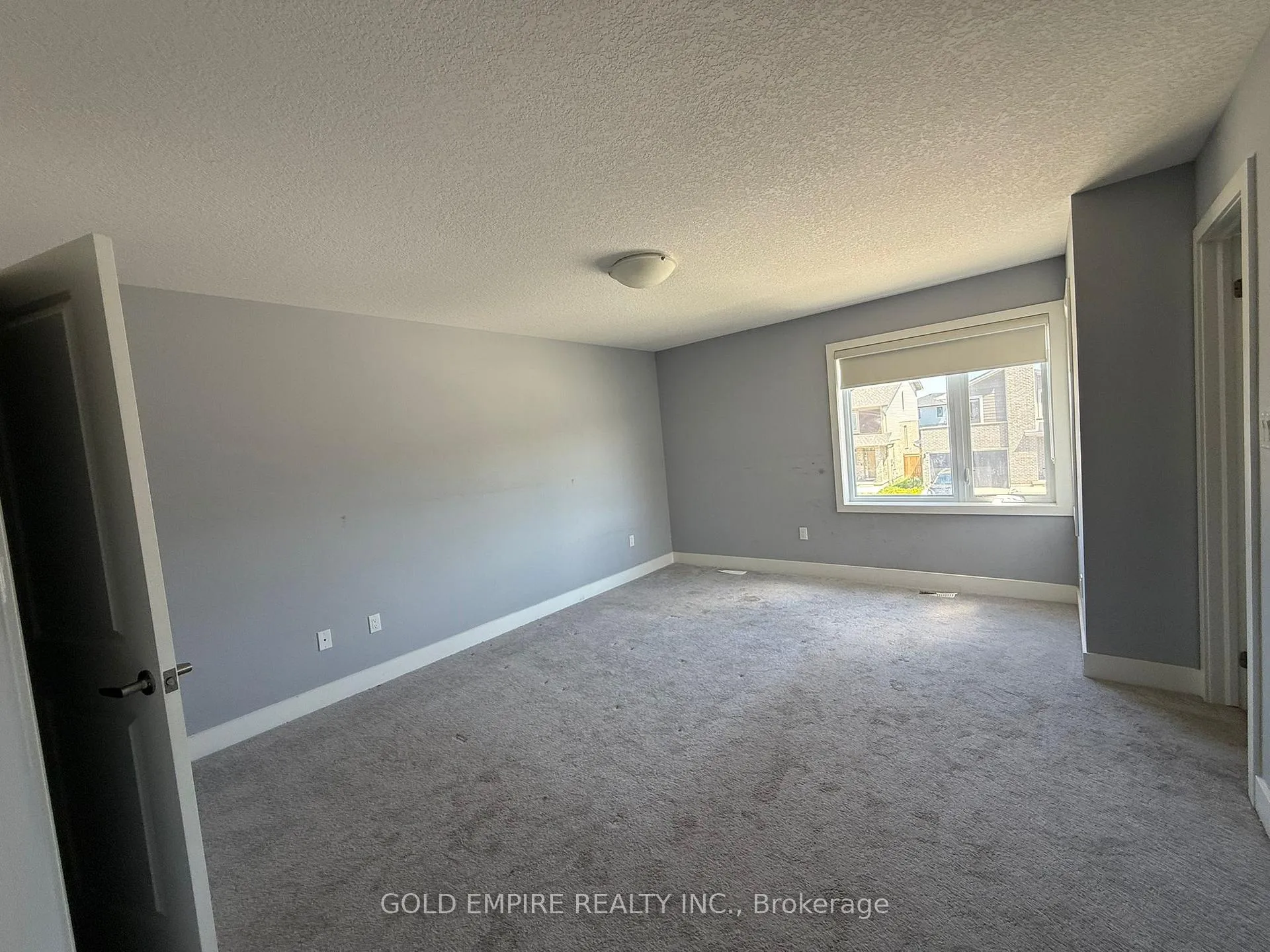 Photo 11 of Unit UPPER, 2004 Evans Boulevard, London, South U — HOMEH
