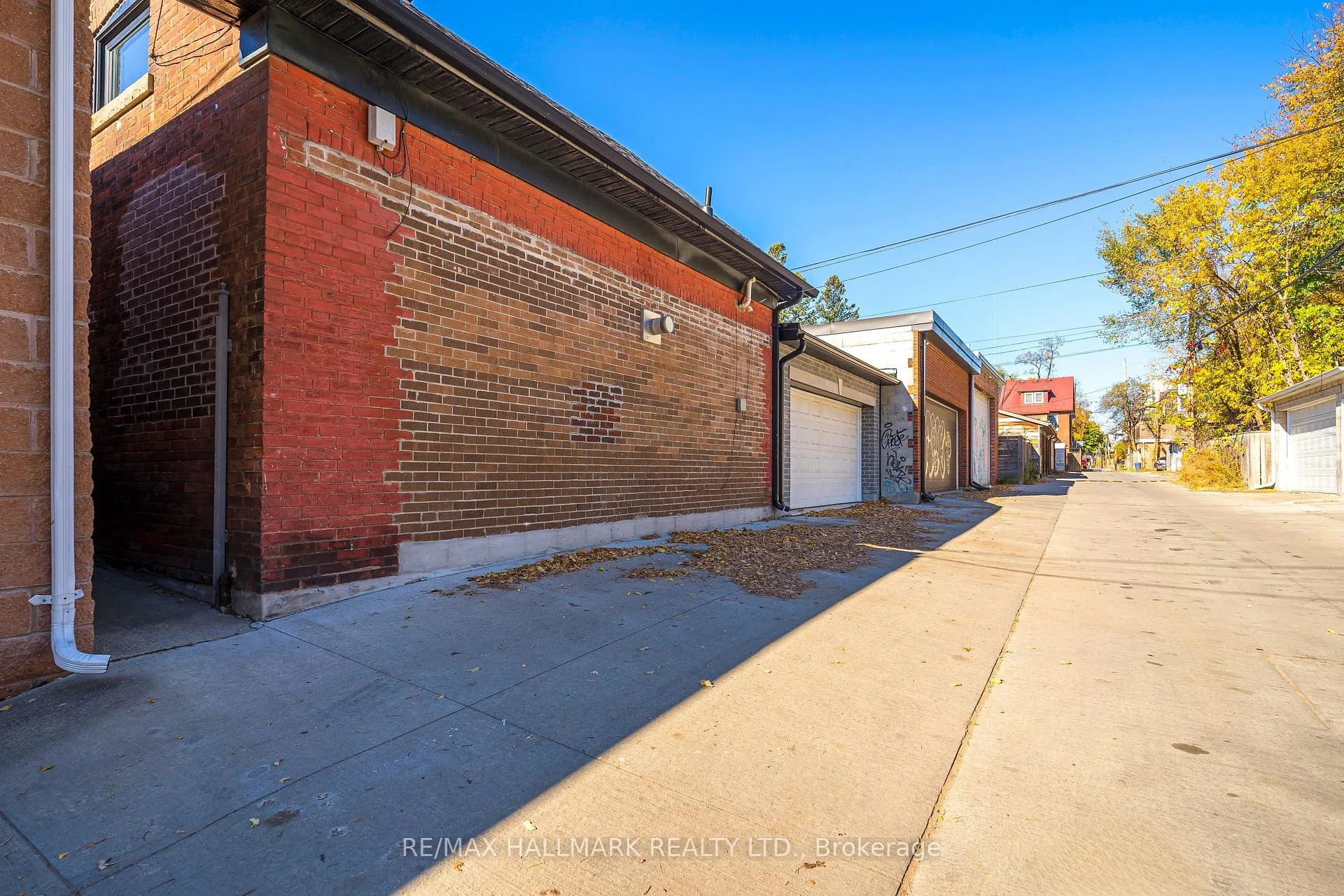Photo 4 of Unit Coach House, 153 Rusholme Road, Toronto, Dufferin Grove — HOMEH