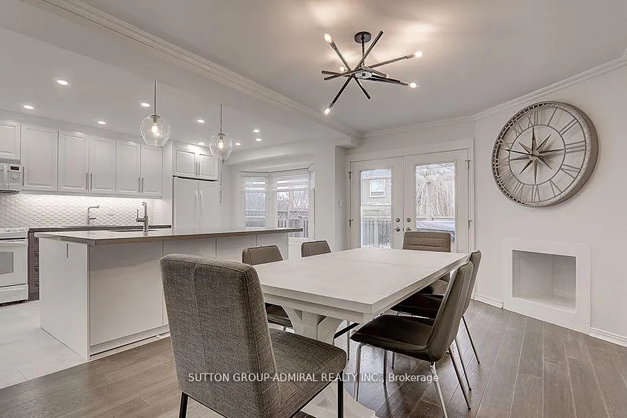 Photo 5 of 160 Gailcrest Circle, Vaughan, Crestwood-Springfarm-Yorkhill — HOMEH
