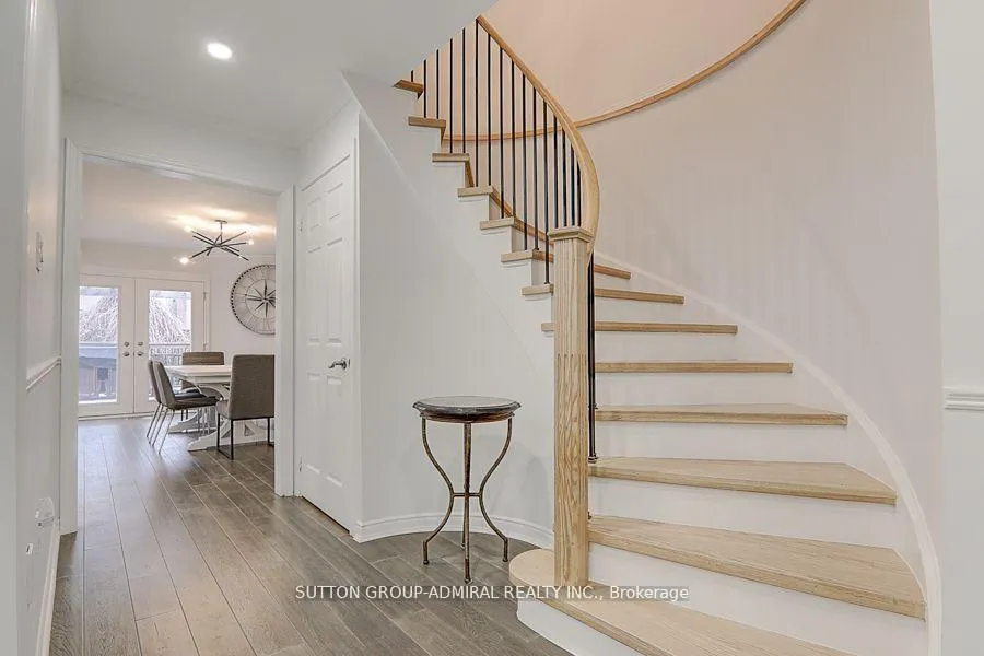 Photo 6 of 160 Gailcrest Circle, Vaughan, Crestwood-Springfarm-Yorkhill — HOMEH