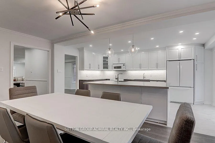 Photo 12 of 160 Gailcrest Circle, Vaughan, Crestwood-Springfarm-Yorkhill — HOMEH