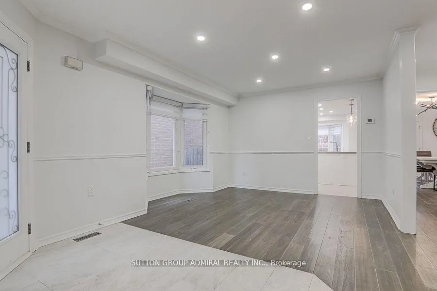 Photo 33 of 160 Gailcrest Circle, Vaughan, Crestwood-Springfarm-Yorkhill — HOMEH