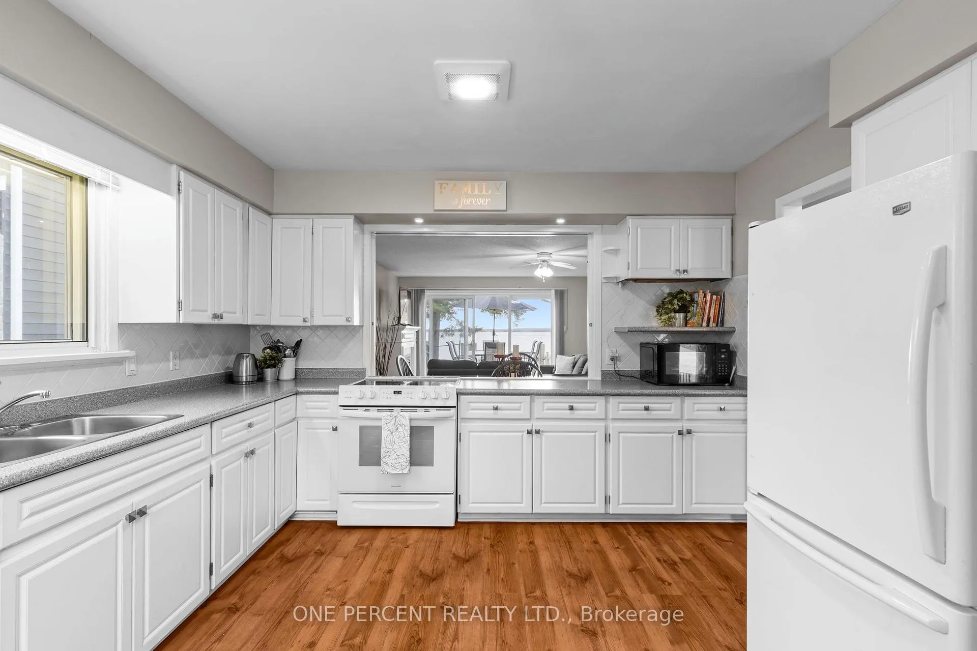 Photo 14 of 2997 Lakeside Drive, Severn, West Shore — HOMEH