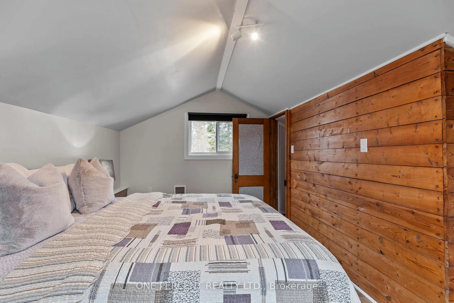 Photo 42 of 2997 Lakeside Drive, Severn, West Shore — HOMEH