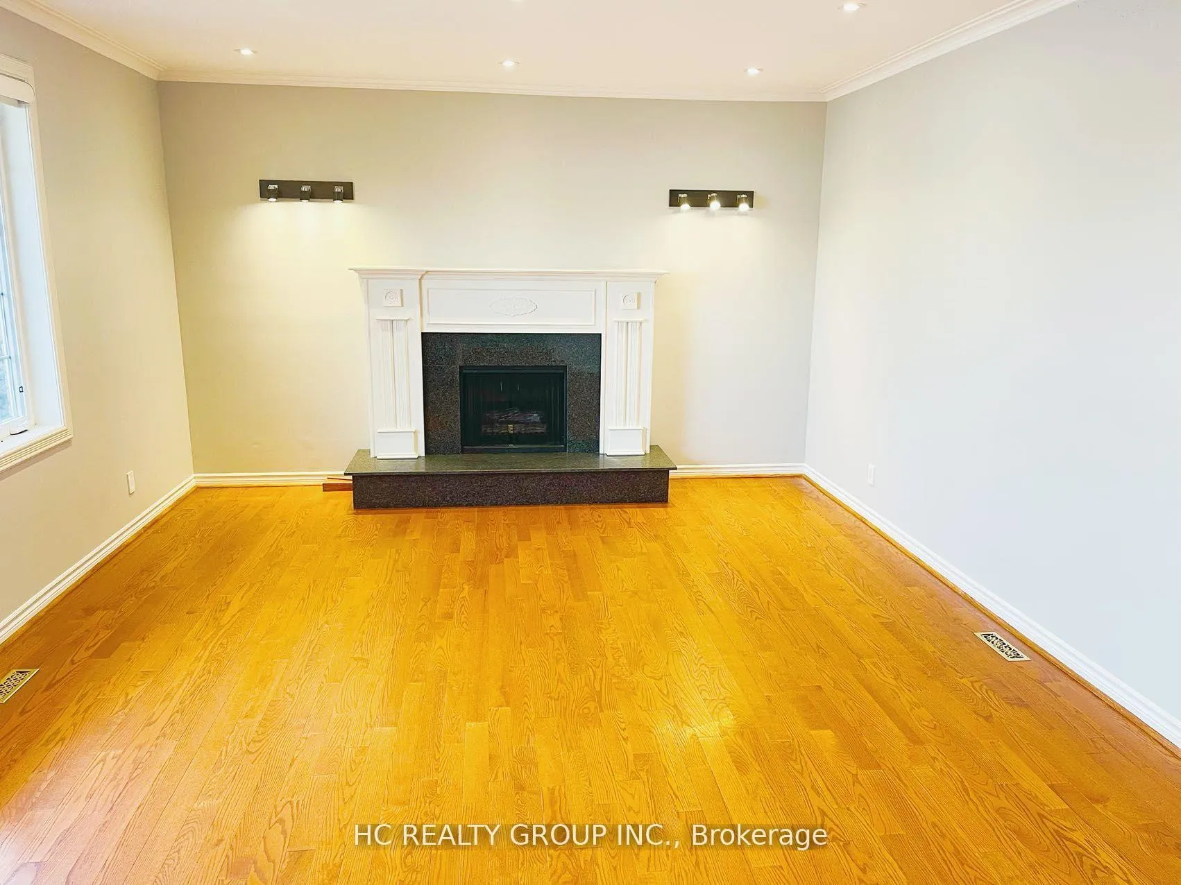 Photo 3 of 2222 Kennedy Road, Scarborough, Tam O'Shanter-Sullivan — HOMEH