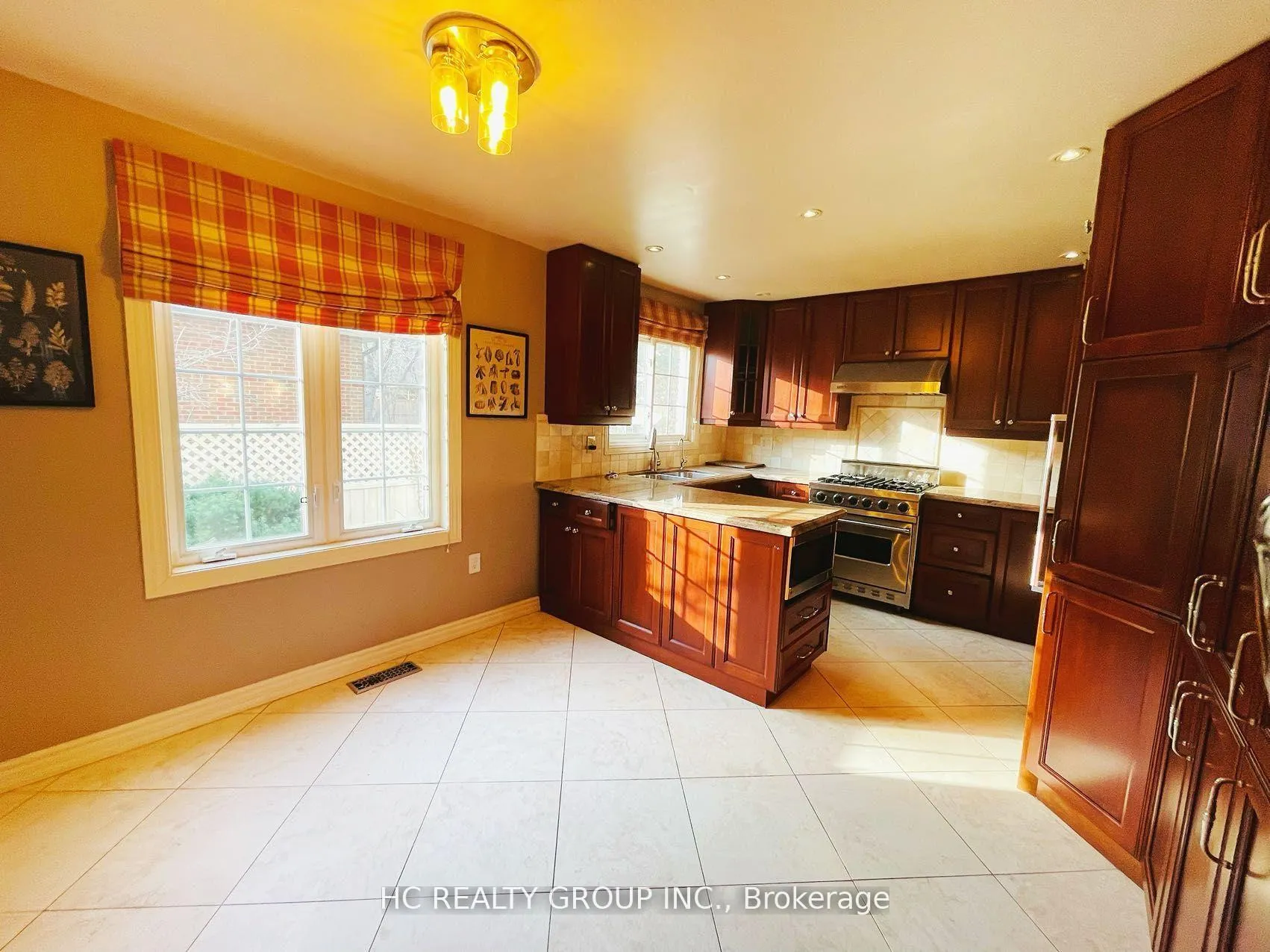 Photo 7 of 2222 Kennedy Road, Scarborough, Tam O'Shanter-Sullivan — HOMEH