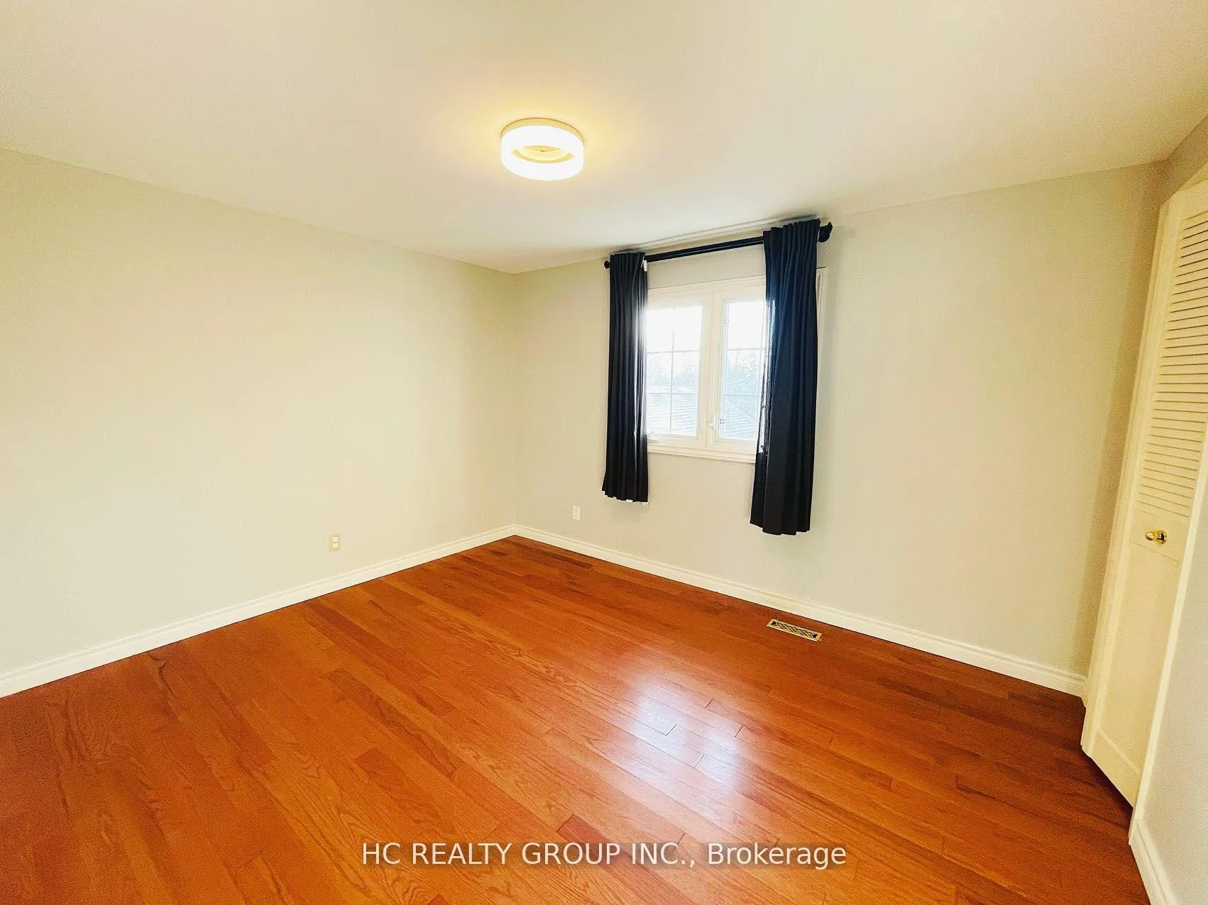 Photo 17 of 2222 Kennedy Road, Scarborough, Tam O'Shanter-Sullivan — HOMEH