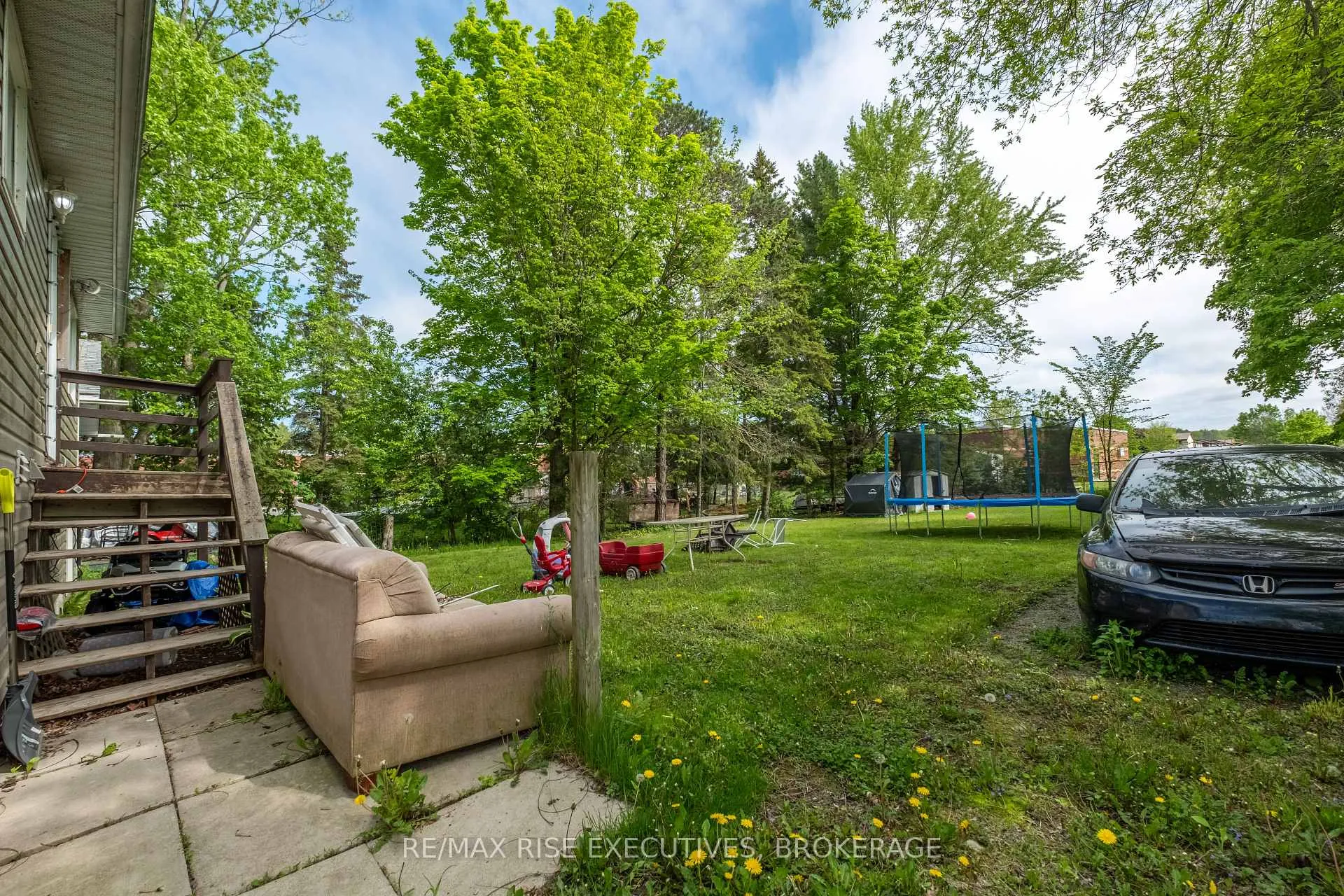 Photo 3 of 353 Charles Street, Gananoque — HOMEH