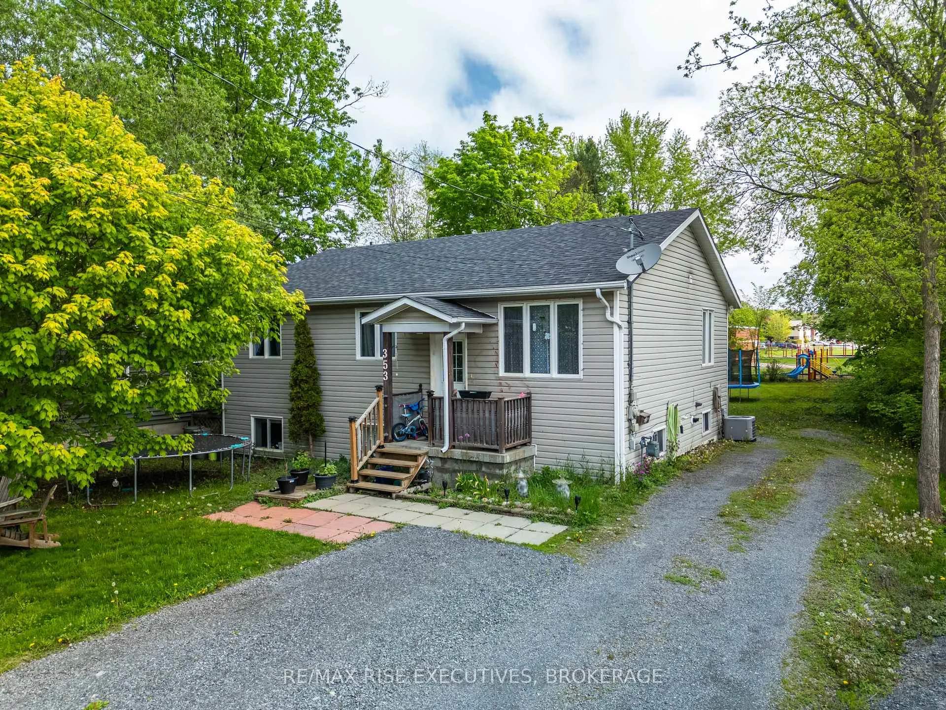 Photo 7 of 353 Charles Street, Gananoque — HOMEH