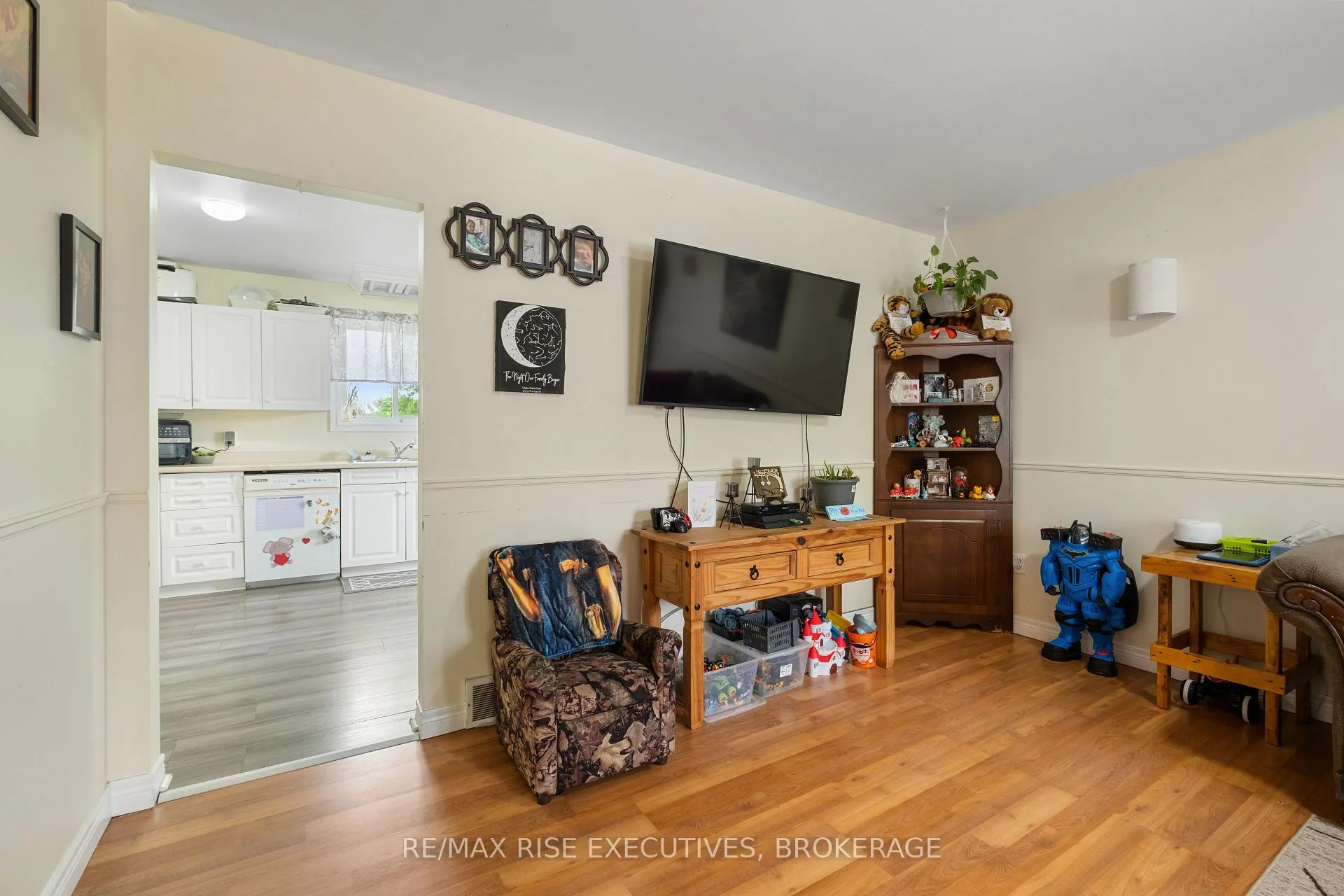 Photo 14 of 353 Charles Street, Gananoque — HOMEH