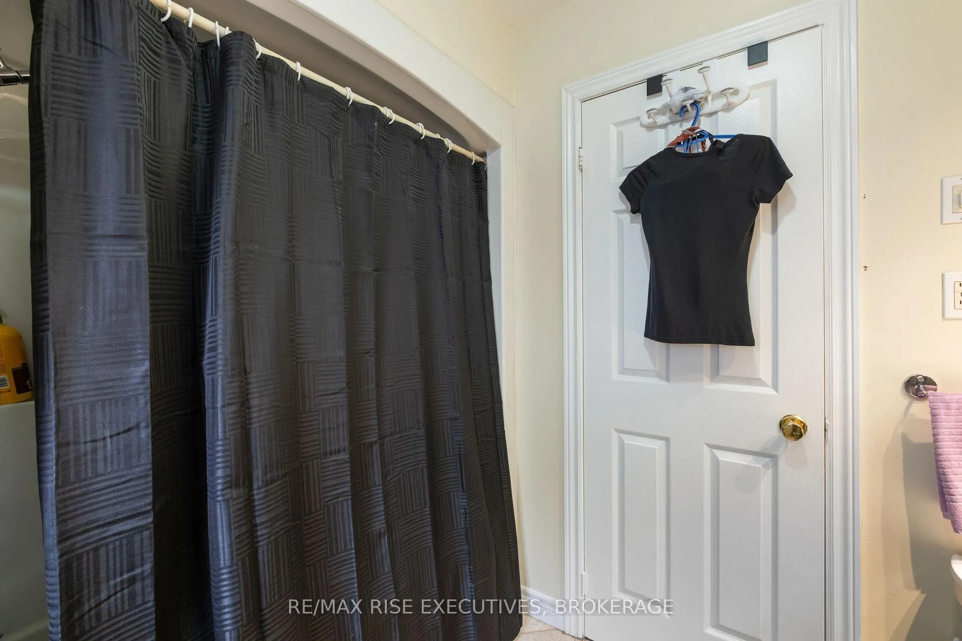 Photo 24 of 353 Charles Street, Gananoque — HOMEH