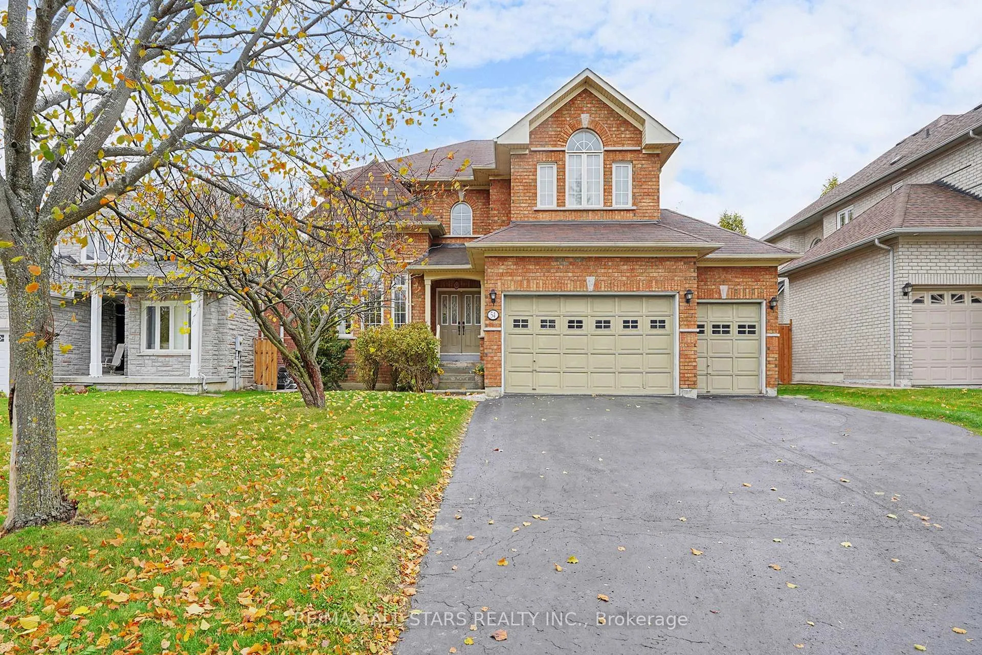 Photo 2 of 54 Bretton Circle, Markham, Rouge Fairways — HOMEH