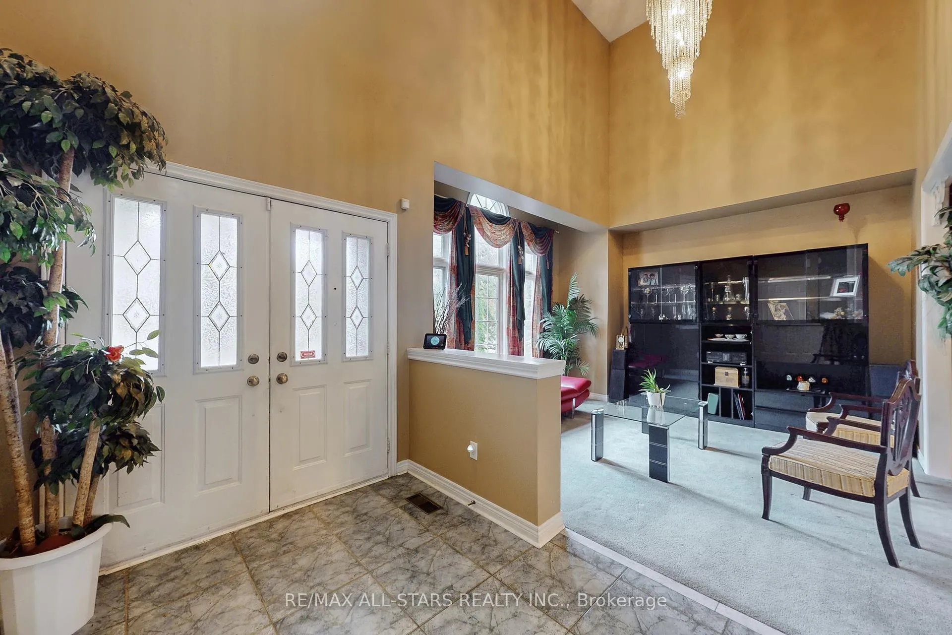 Photo 4 of 54 Bretton Circle, Markham, Rouge Fairways — HOMEH