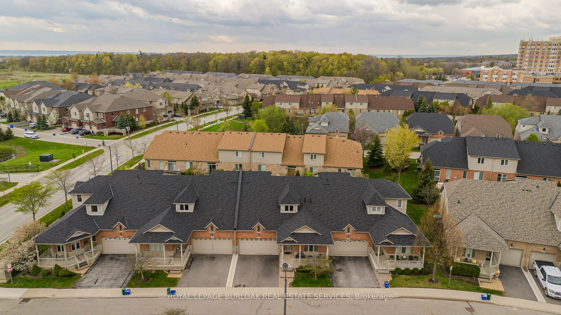 Photo 4 of Unit 31, 2165 Itabashi Way, Burlington, Tansley — HOMEH