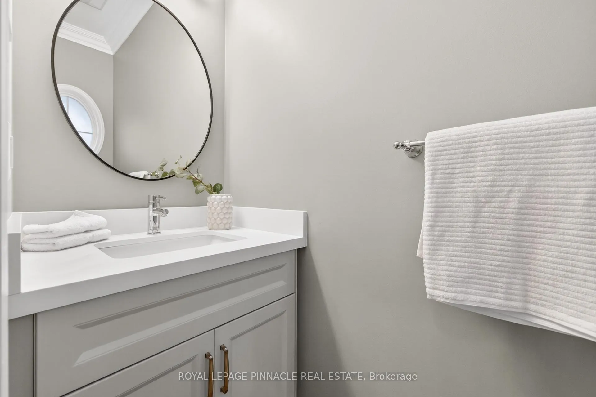 Photo 7 of 4639 Cornerstone Drive, Burlington, Alton — HOMEH
