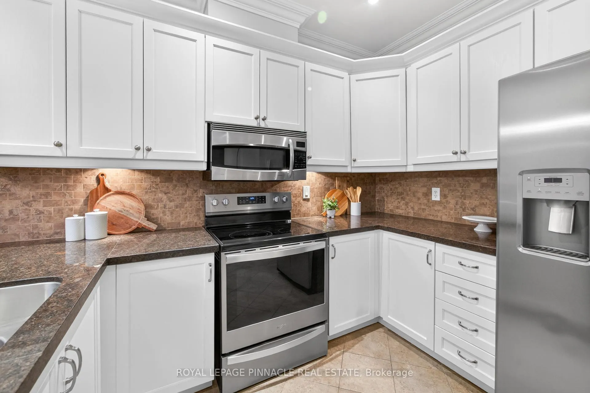 Photo 17 of 4639 Cornerstone Drive, Burlington, Alton — HOMEH