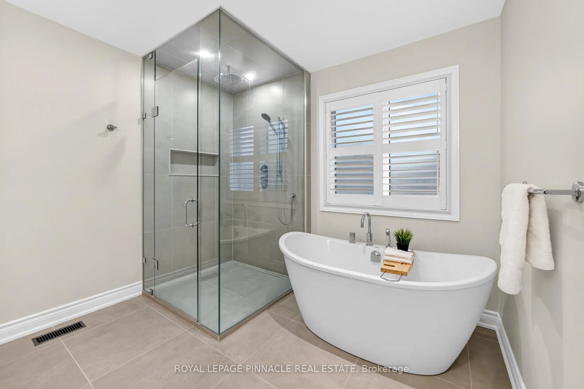 Photo 29 of 4639 Cornerstone Drive, Burlington, Alton — HOMEH