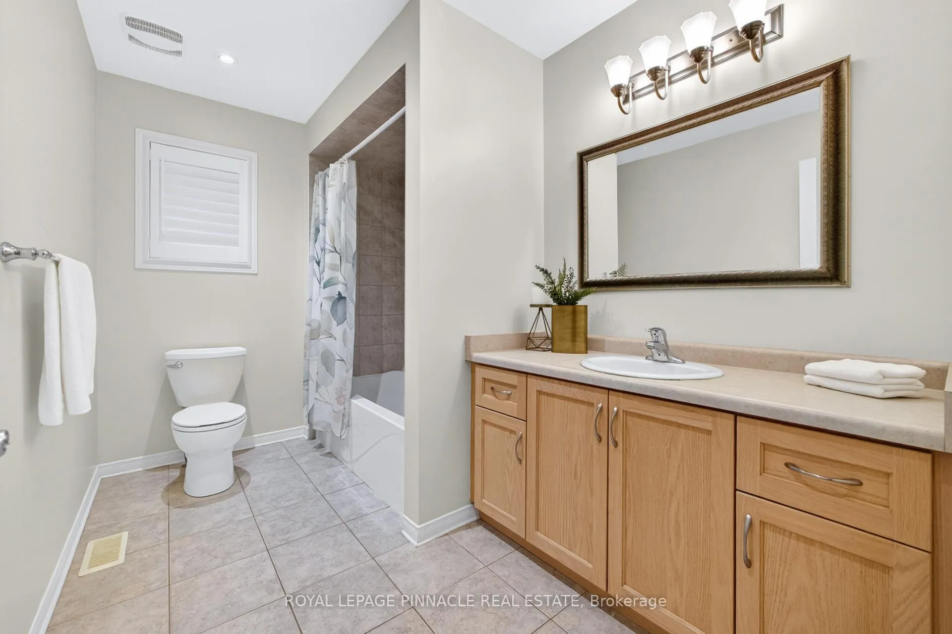 Photo 33 of 4639 Cornerstone Drive, Burlington, Alton — HOMEH
