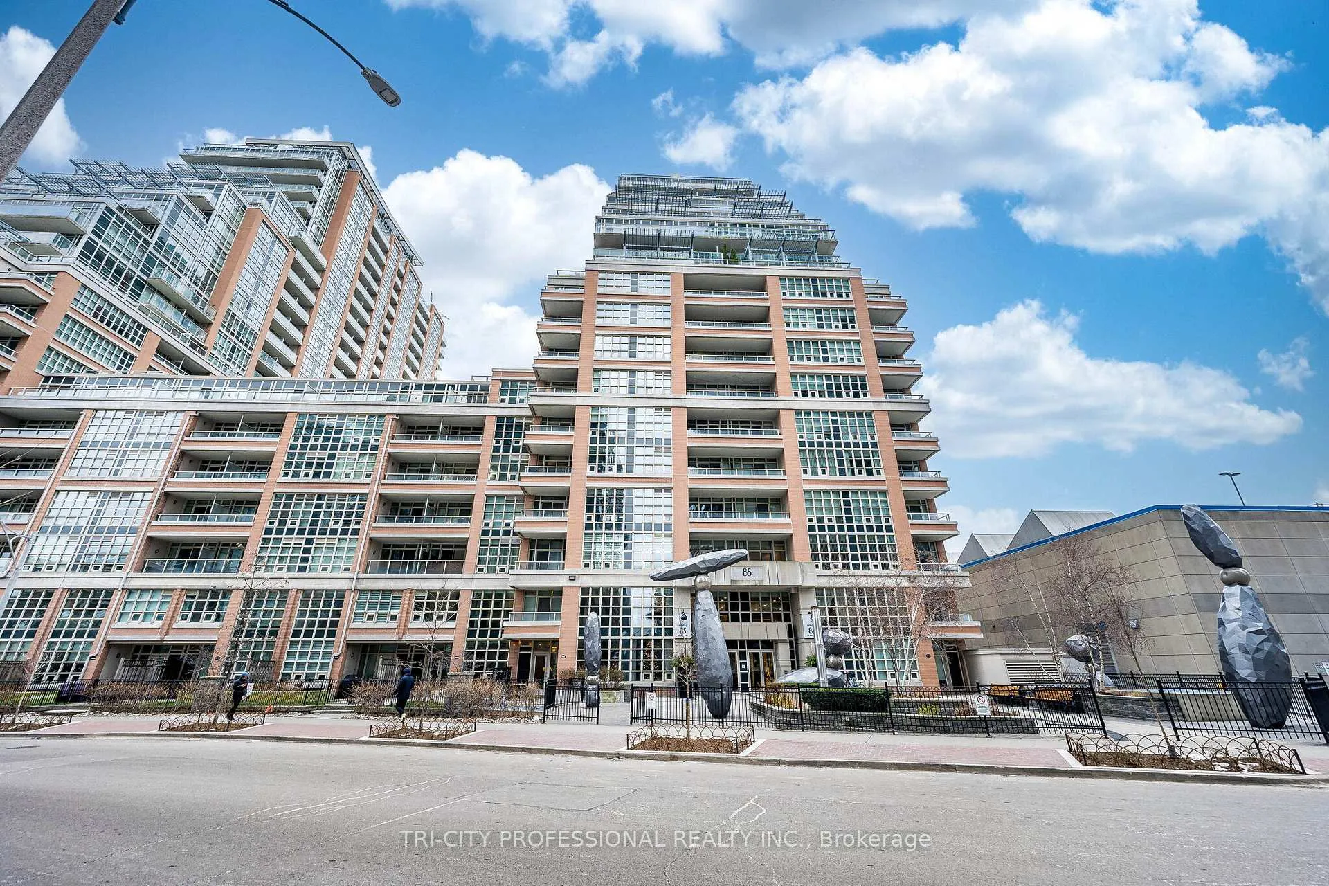 Photo 2 of Unit 1713, 85 E Liberty Street, Toronto, Niagara — HOMEH