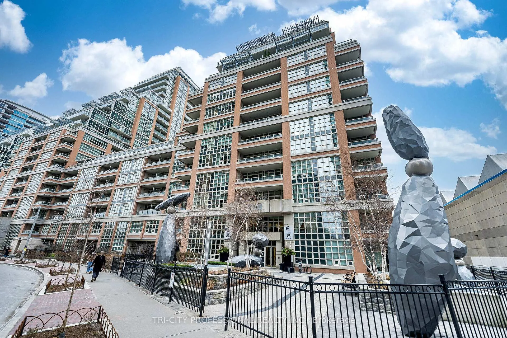 Photo 3 of Unit 1713, 85 E Liberty Street, Toronto, Niagara — HOMEH