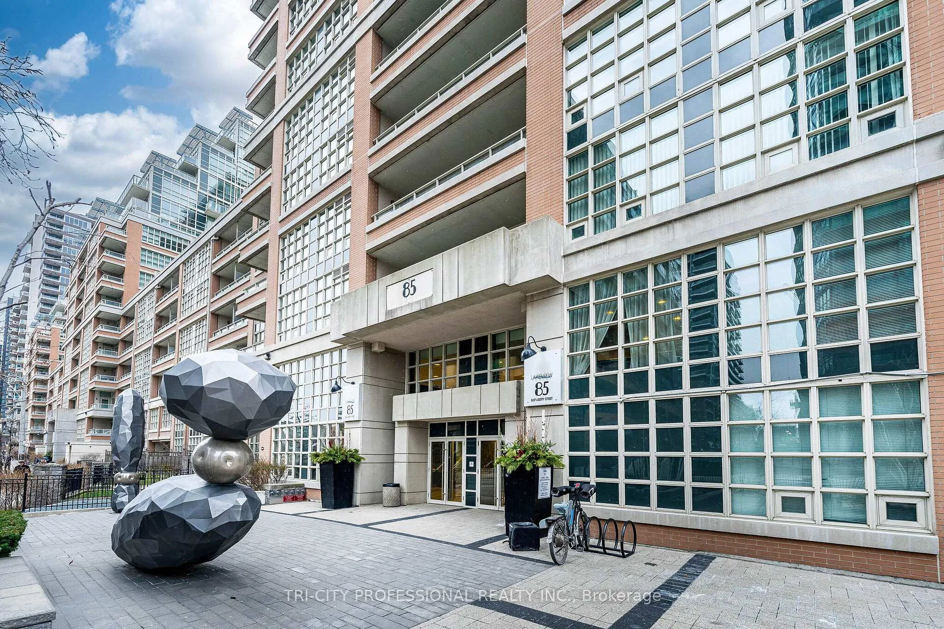Photo 4 of Unit 1713, 85 E Liberty Street, Toronto, Niagara — HOMEH