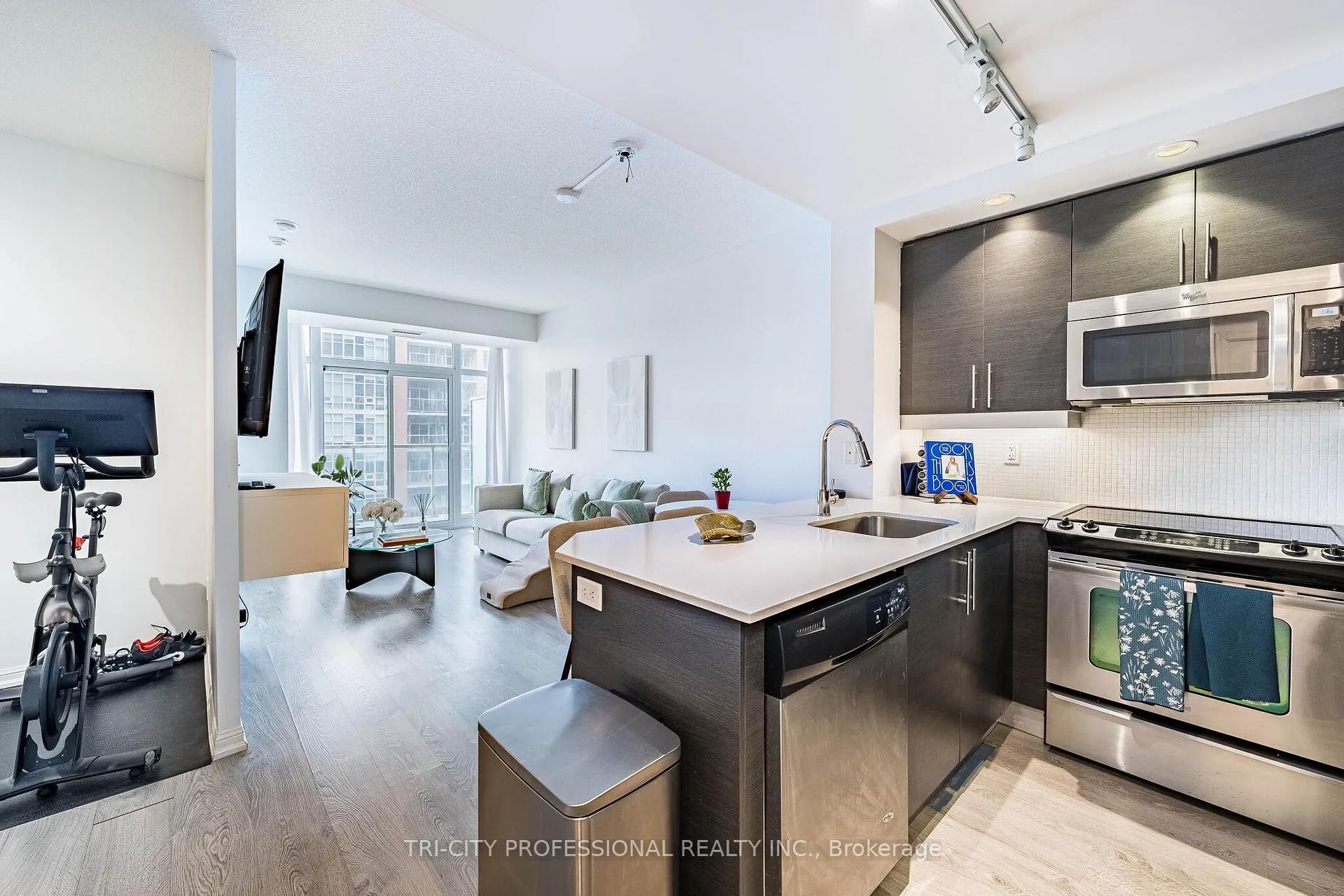 Photo 9 of Unit 1713, 85 E Liberty Street, Toronto, Niagara — HOMEH