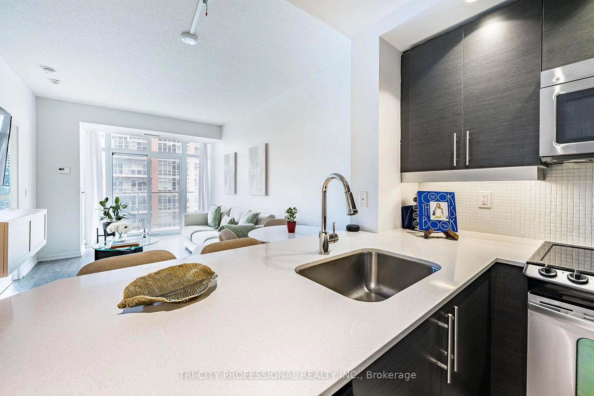 Photo 11 of Unit 1713, 85 E Liberty Street, Toronto, Niagara — HOMEH