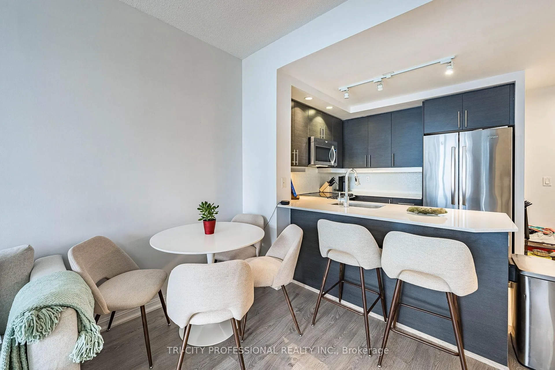 Photo 16 of Unit 1713, 85 E Liberty Street, Toronto, Niagara — HOMEH