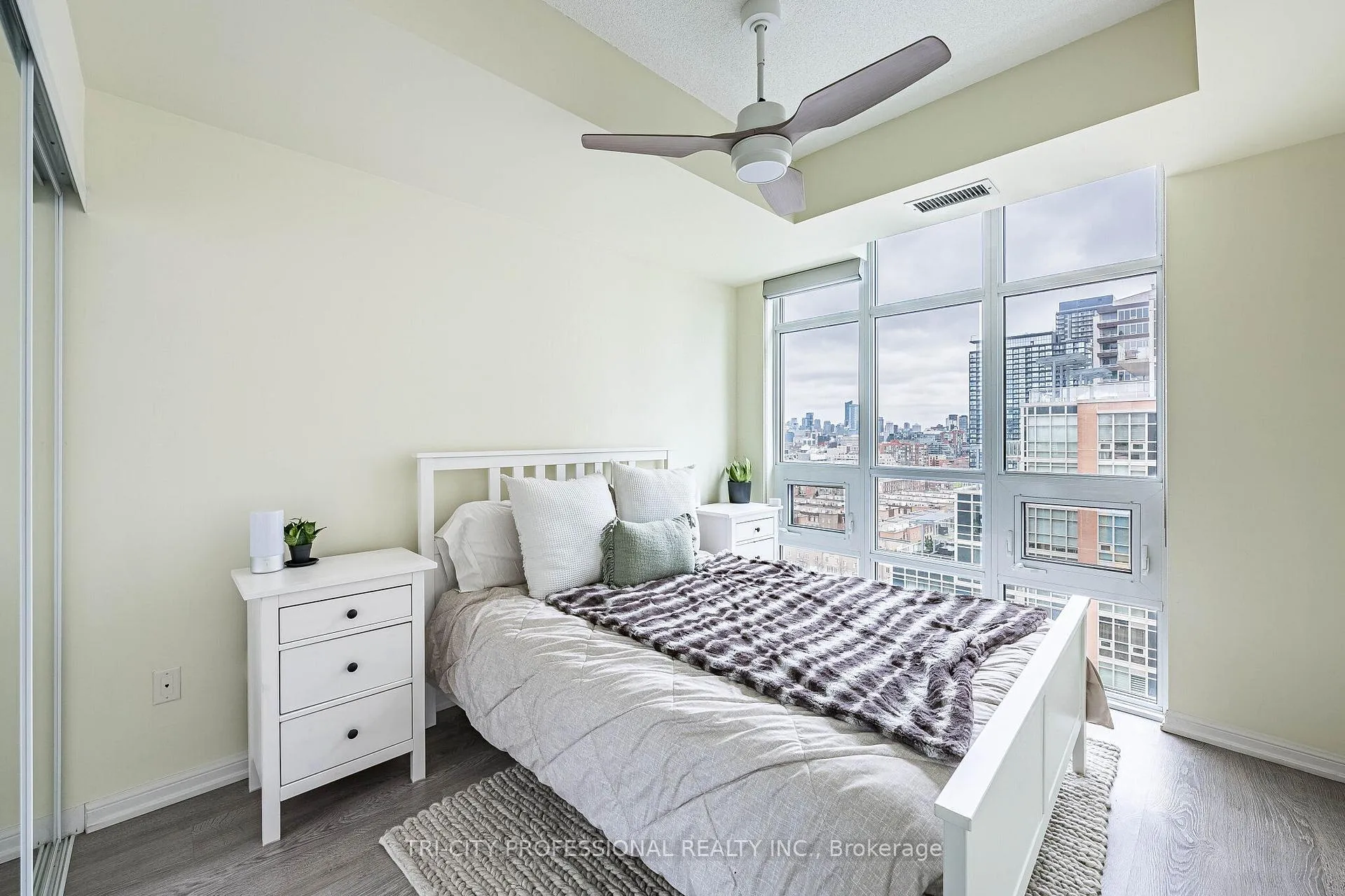 Photo 25 of Unit 1713, 85 E Liberty Street, Toronto, Niagara — HOMEH