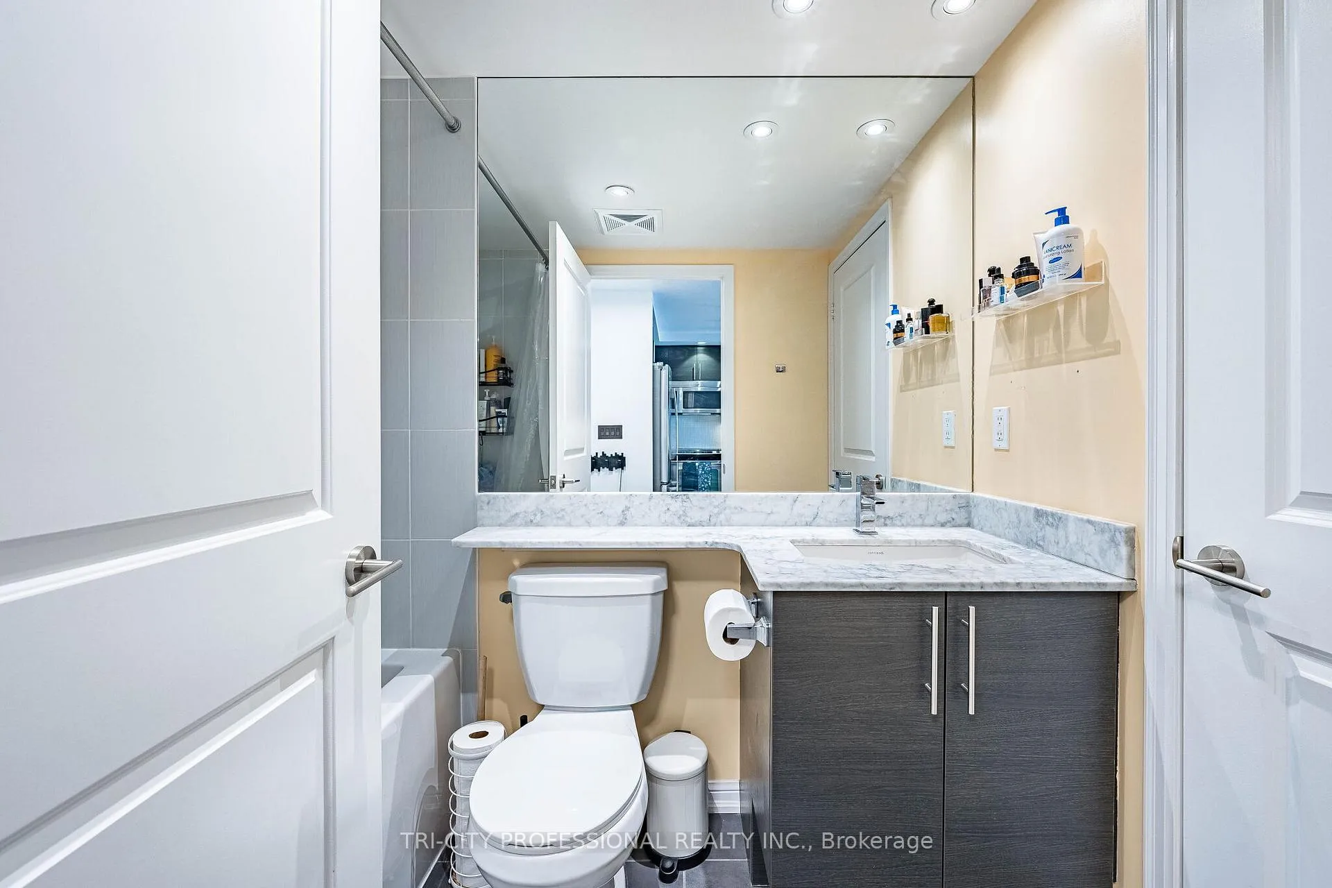 Photo 29 of Unit 1713, 85 E Liberty Street, Toronto, Niagara — HOMEH