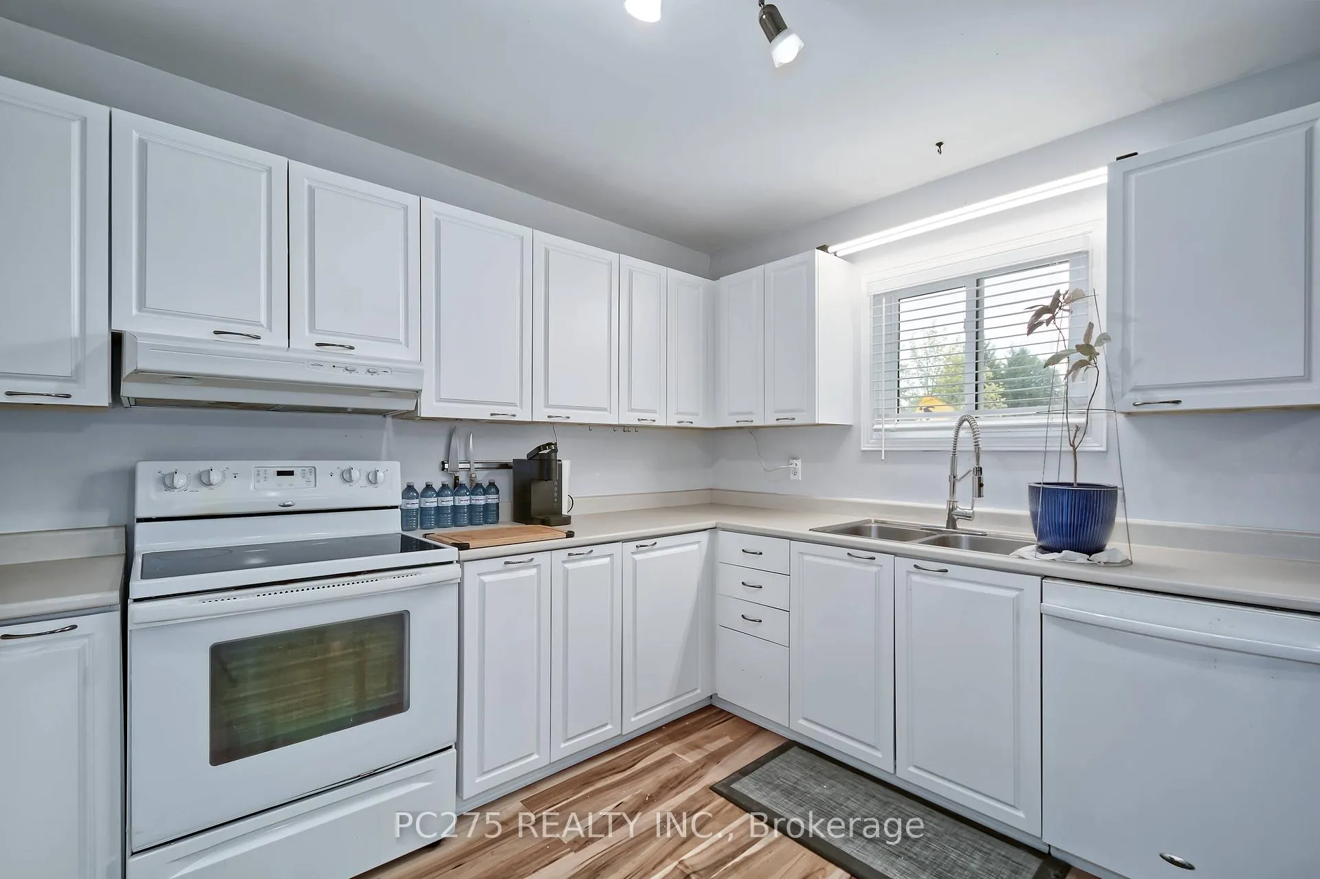 Photo 13 of Unit 36, 141 Condor Court, London, East P — HOMEH