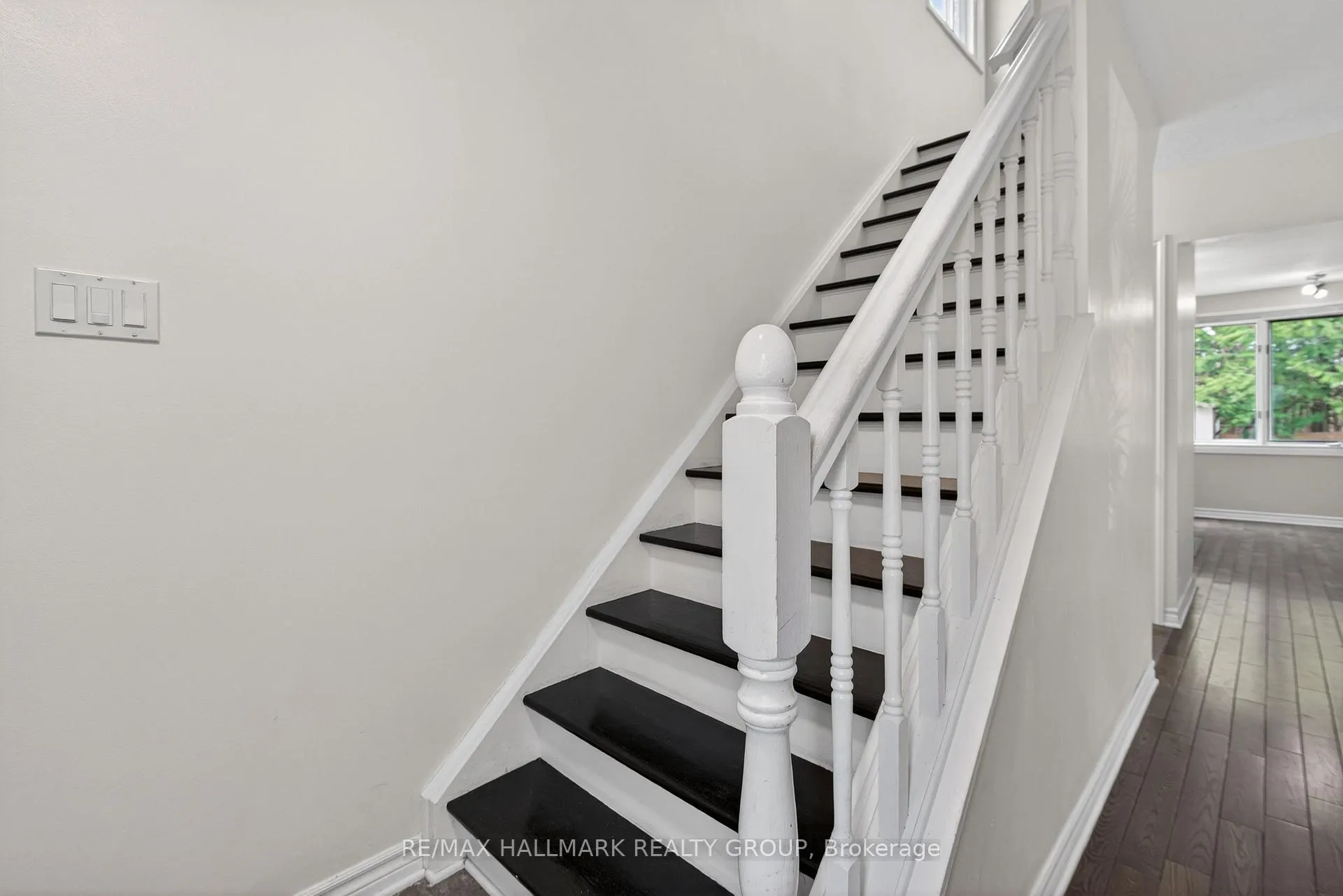 Photo 21 of 6 Beddoe Lane, Ottawa, Blackburn Hamlet (South) — HOMEH