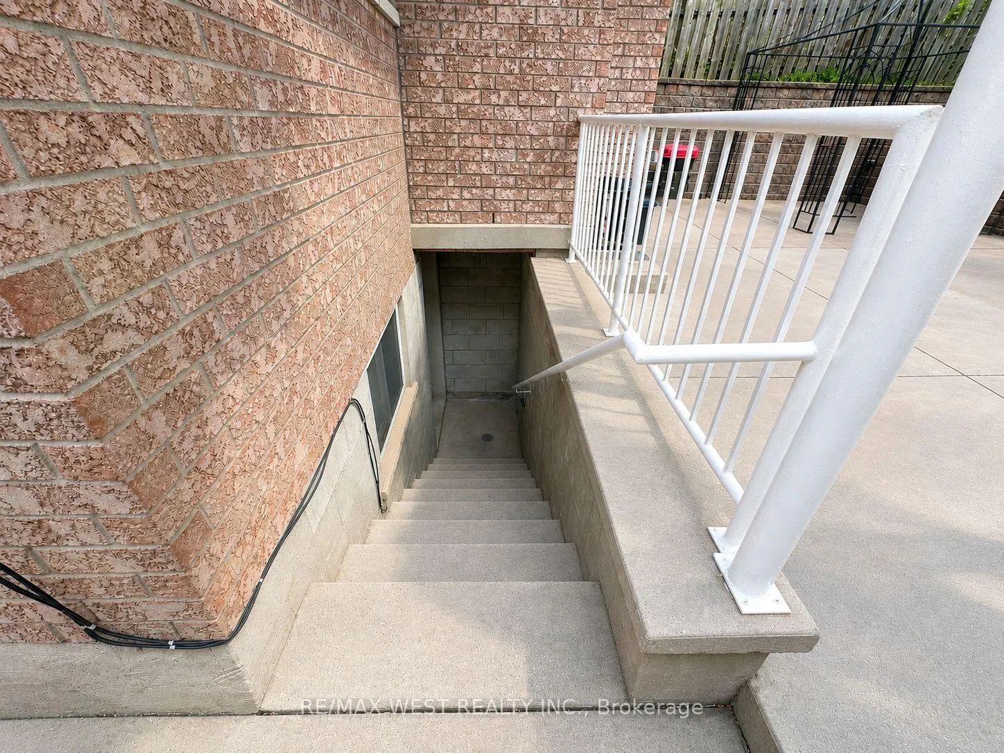 Photo 6 of Unit Basement, 355 Silverthorn Avenue, Toronto, Keelesdale-Eglinton West — HOMEH