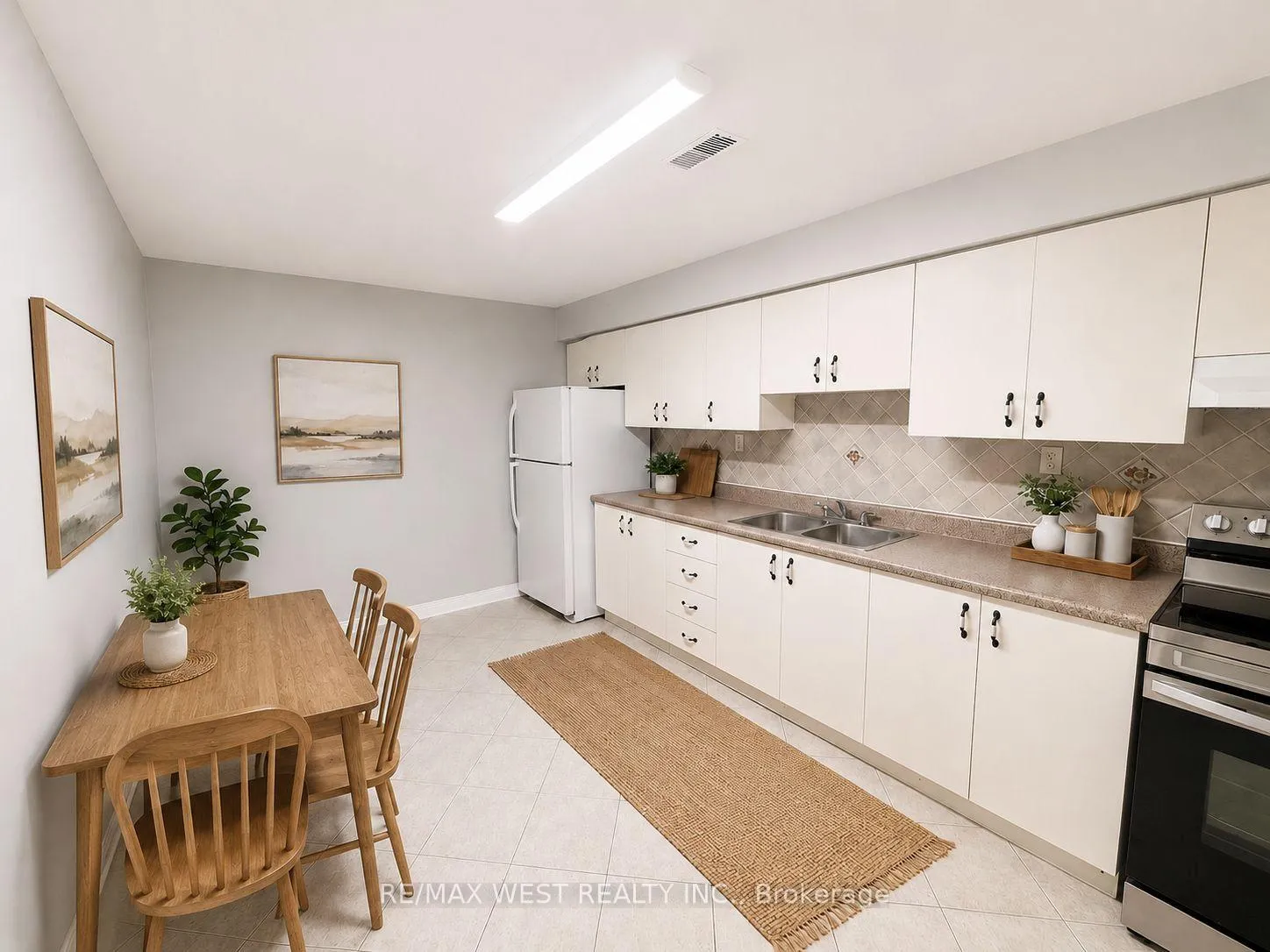 Photo 7 of Unit Basement, 355 Silverthorn Avenue, Toronto, Keelesdale-Eglinton West — HOMEH