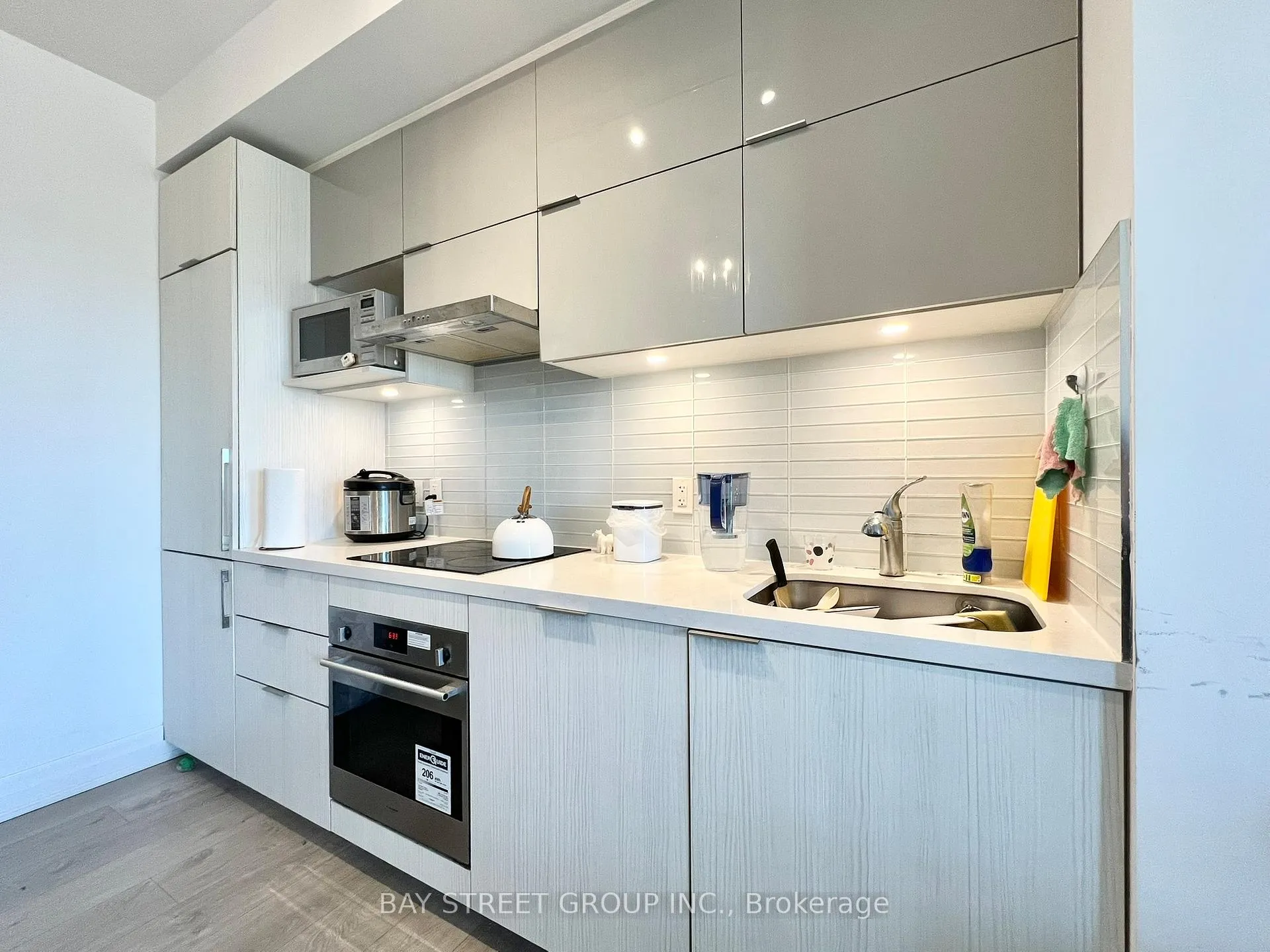 Photo 9 of Unit 821, 10 Rouge Valley Drive W, Markham, Unionville — HOMEH
