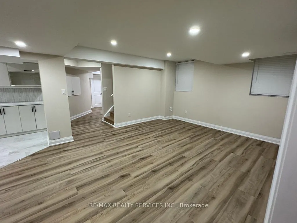 Photo 5 of Unit Basement, 21 Copperhill Heights, Barrie, Rural Barrie Southeast — HOMEH