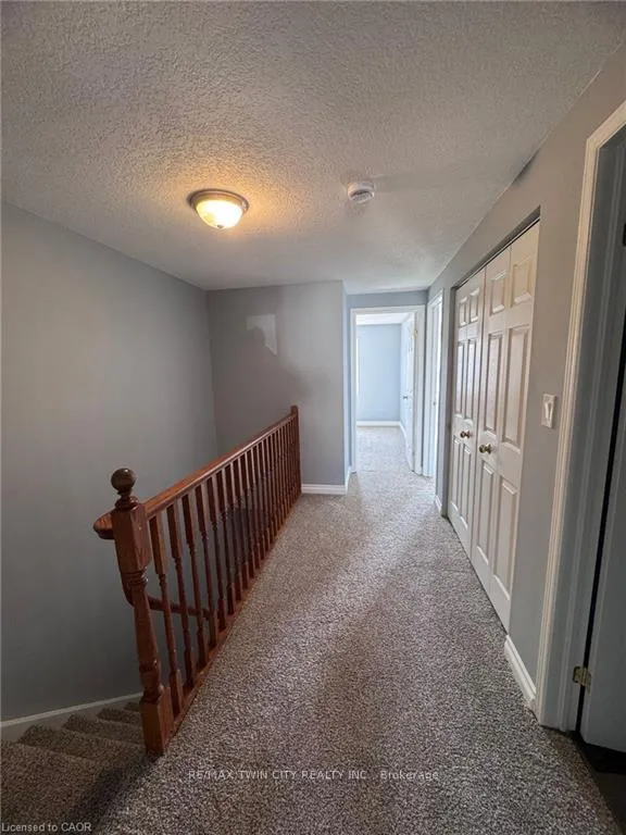 Photo 8 of 135 Donnenwerth Drive, Kitchener — HOMEH