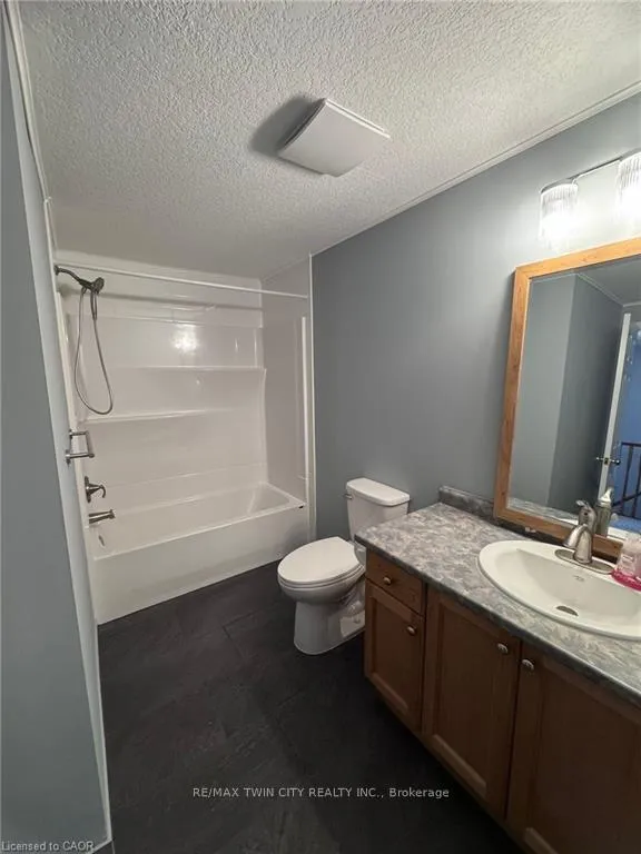 Photo 10 of 135 Donnenwerth Drive, Kitchener — HOMEH