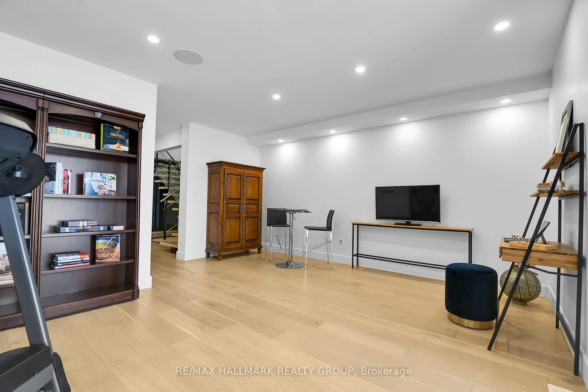 Photo 42 of 2167 Rice Avenue, Ottawa, Woodroffe — HOMEH