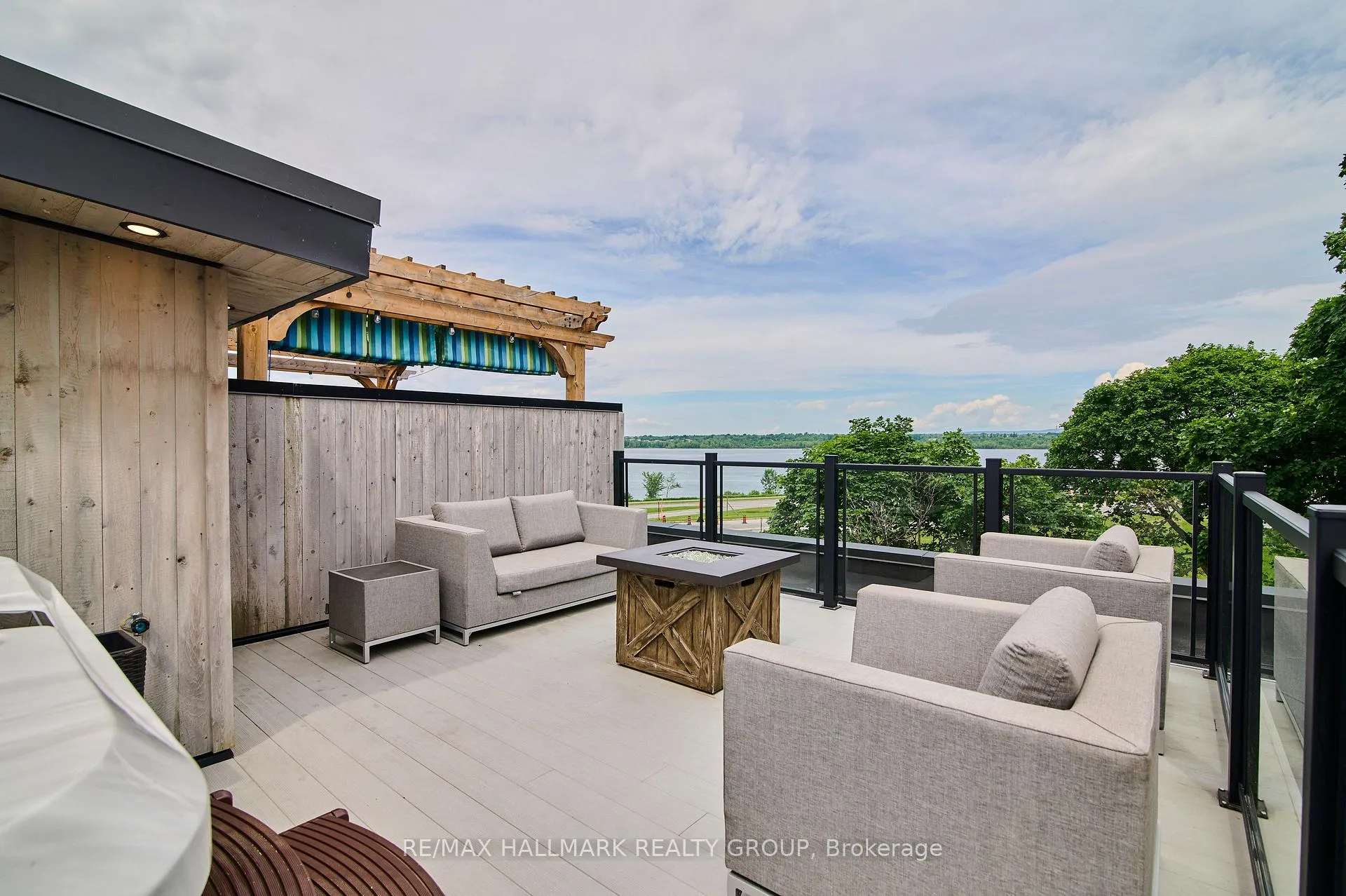 Photo 35 of 2167 Rice Avenue, Ottawa, Woodroffe — HOMEH