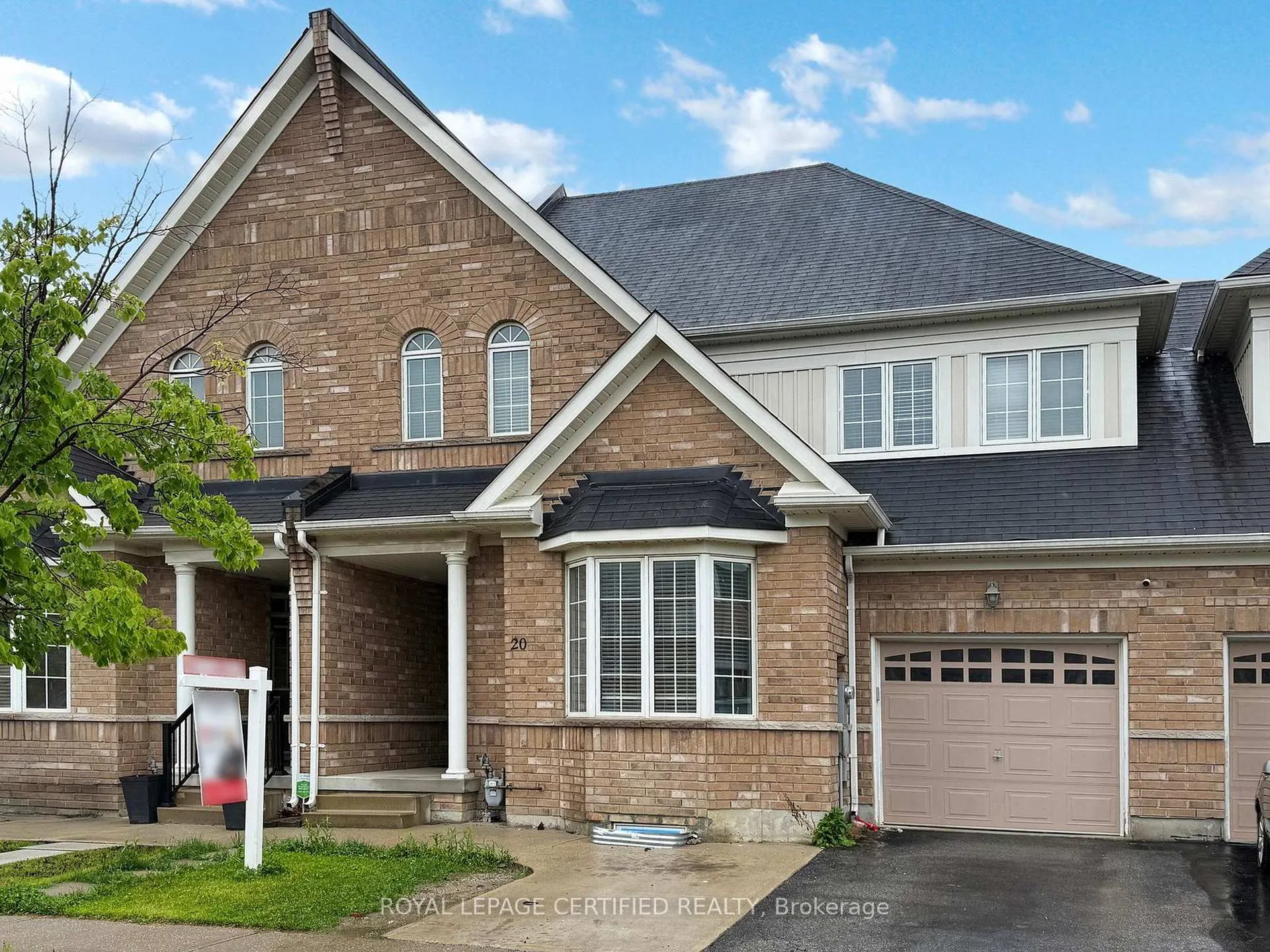 Photo 2 of 20 Naperton Drive, Brampton, Sandringham-Wellington — HOMEH